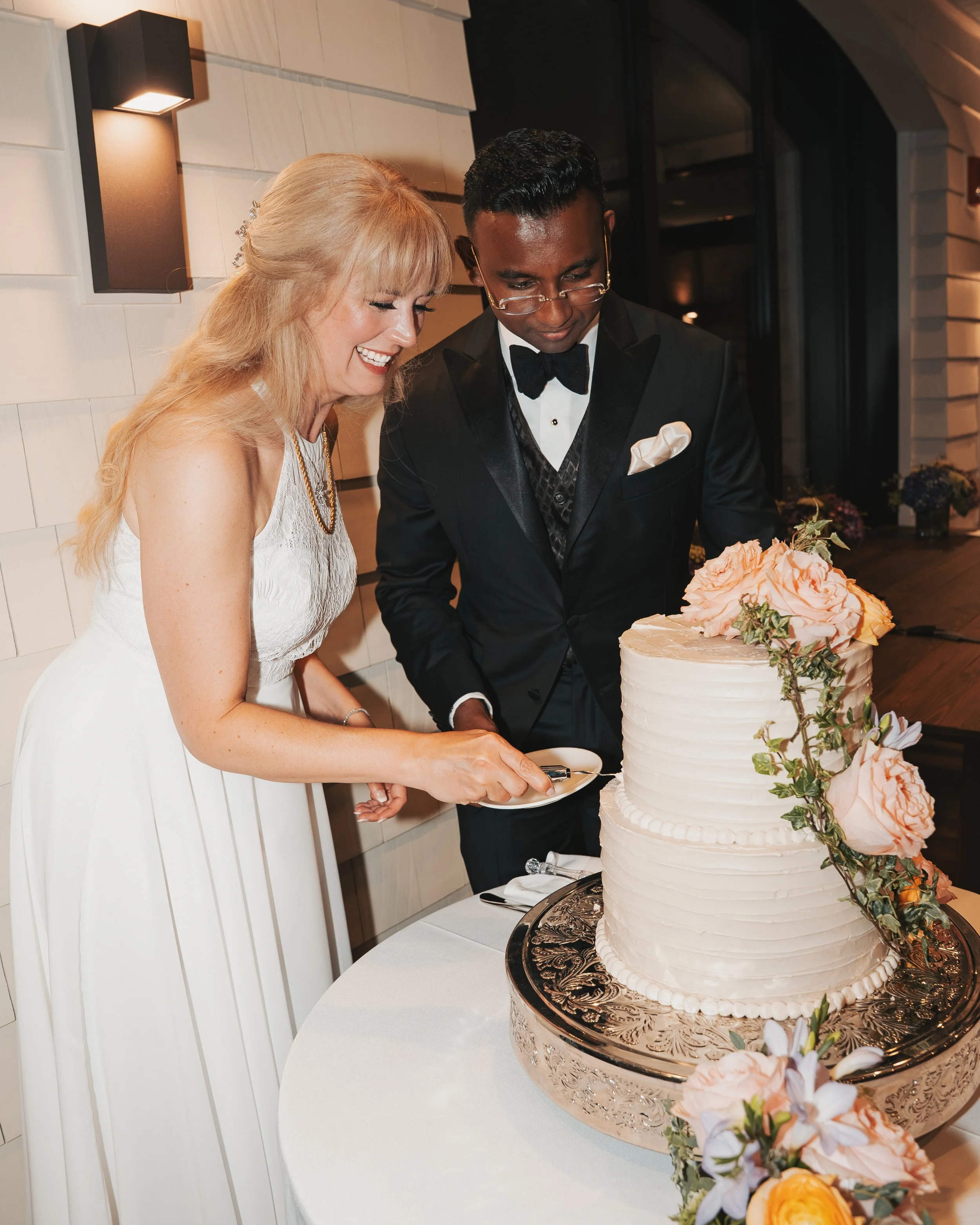 Jen and Ashan Wedding - Cake Cutting-18.jpg