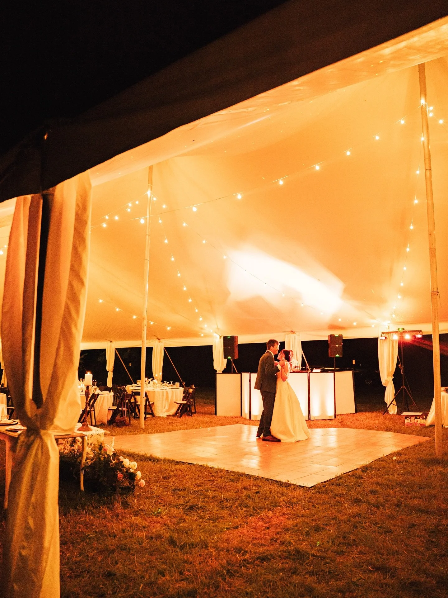 Congratulations to the Wilburn&rsquo;s! 💍
&bull;
&bull;
&bull;
#nashvilleevents #nashvillewedding #nashvilleparty #middletnevents #tennesseewedding #wedding #outdoorwedding #tent #weddingtents #gallatintn #hendersonvilletn