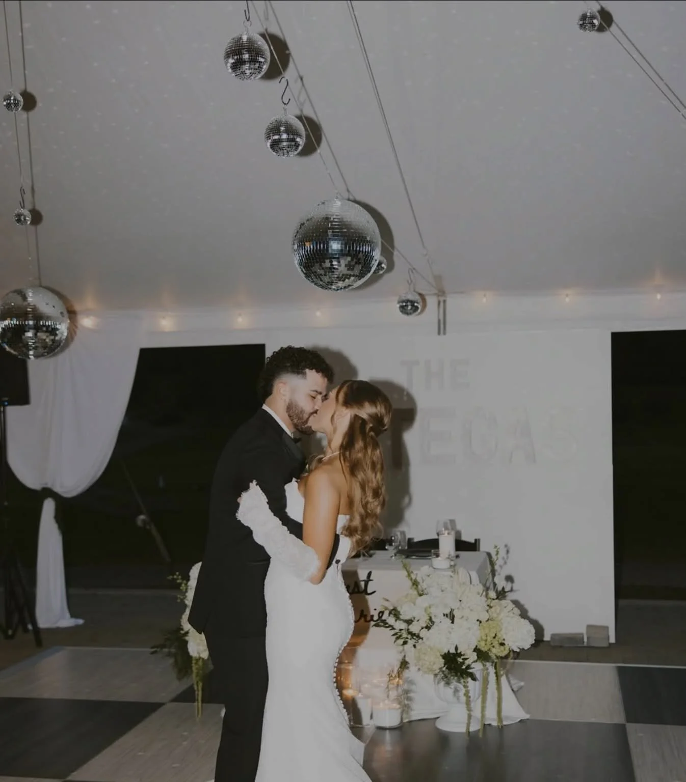 A little sparkle goes a long way! ✨🪩

Tent, lighting, leg draping &amp; disco ball install by us 🤍

#nashvillewedding #nashvillebride #tennesseewedding #nashvilleeventrentals #tentwedding