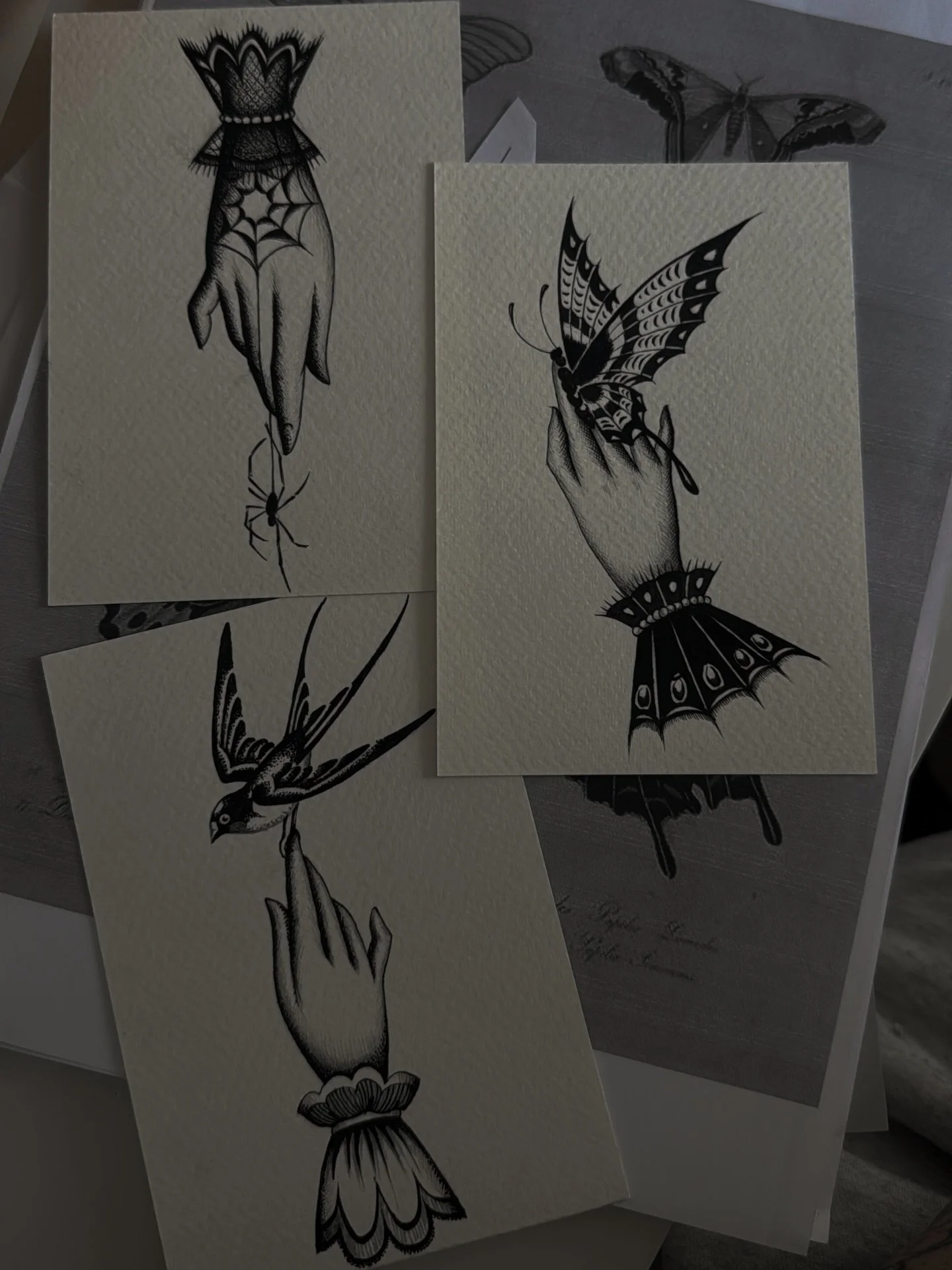 Victorian inspired lady hands- available to tattoo
📍@raincitytattoocollective Manchester, UK
🇬🇧 @leatherlanetattoo London Aug 21/22
#finelinetattoo #traditionaltattoo #manchestertattoo #londontattoo