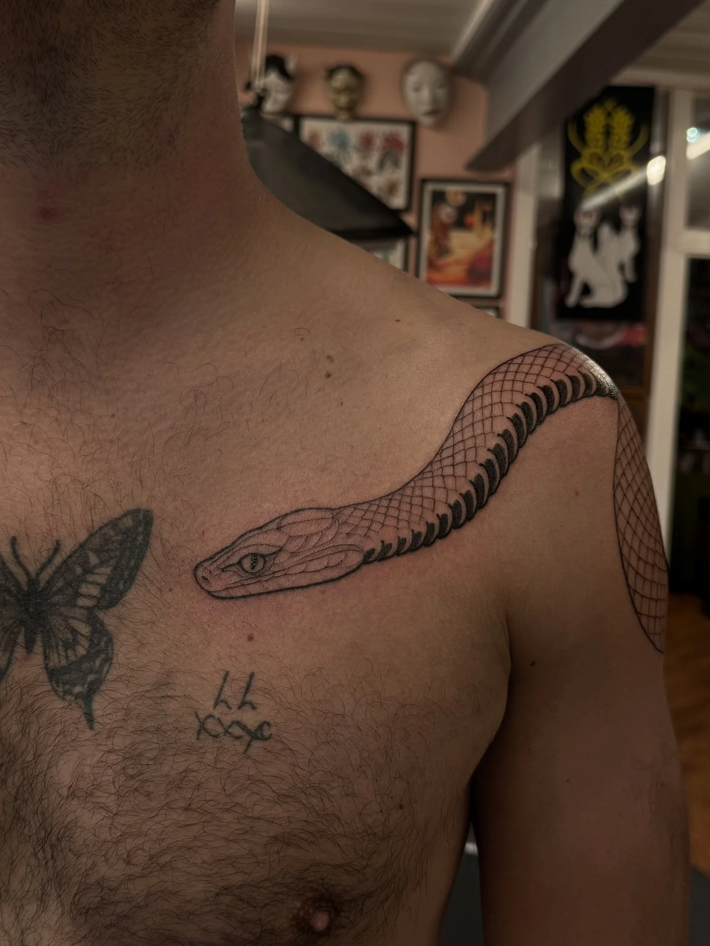 Lines in on this coiling snake for Lawrence- drawn to fit with care and attention🫡 shading scales in a couple weeks 🙏🏻
Spot a healed lady on the ribs from a few months back
📍Tattooing @raincitytattoocollective Manchester 
🇬🇧 London August 21/22
