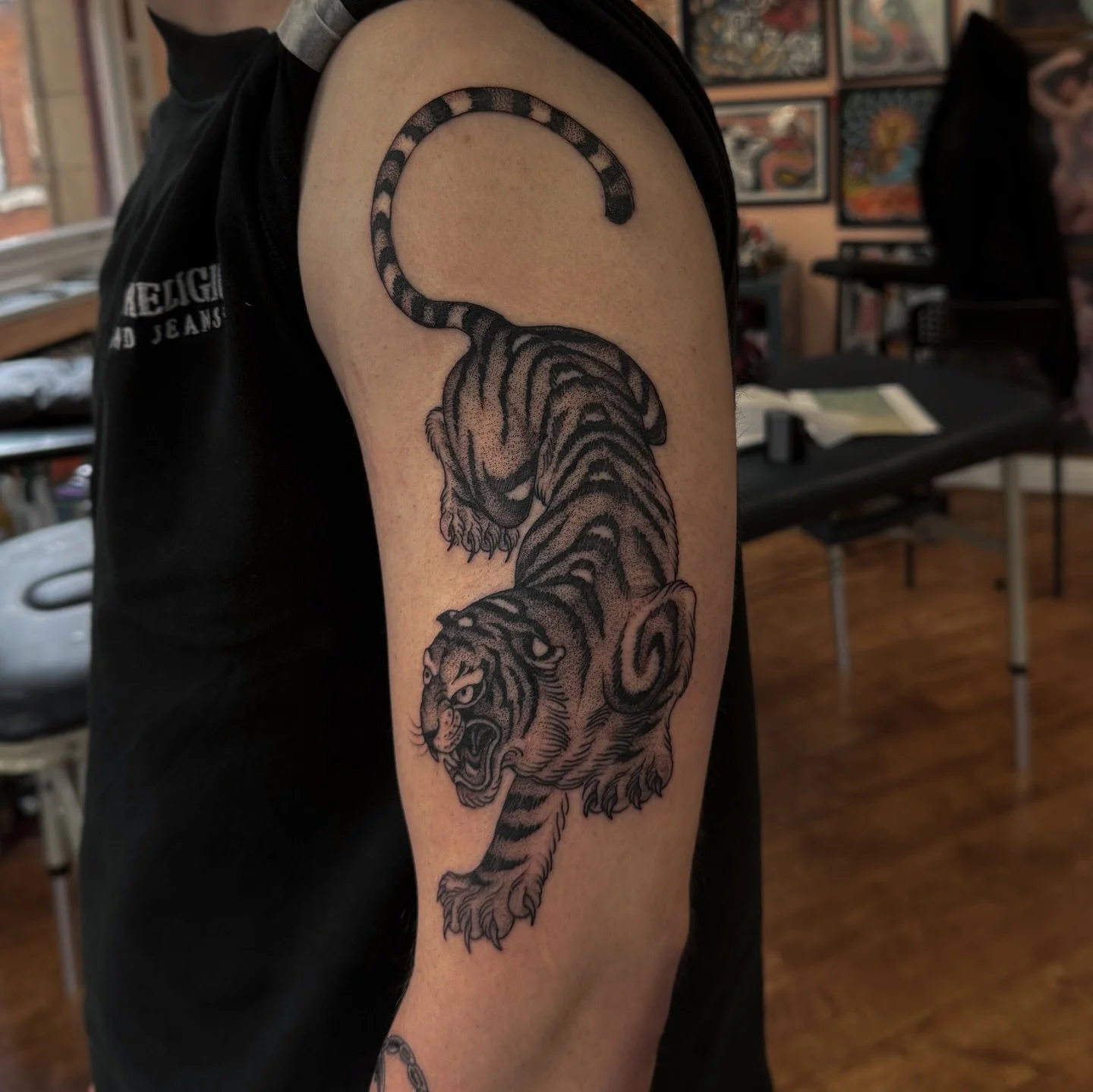 A full day&rsquo;s tattooing for Zak- thanks for trusting me with these 
📍tattooing @raincitytattoocollective Manchester, UK
&bull;
#manchestertattoo #londontattoo #finelinetattoo #traditionaltattoo #tigertattoo