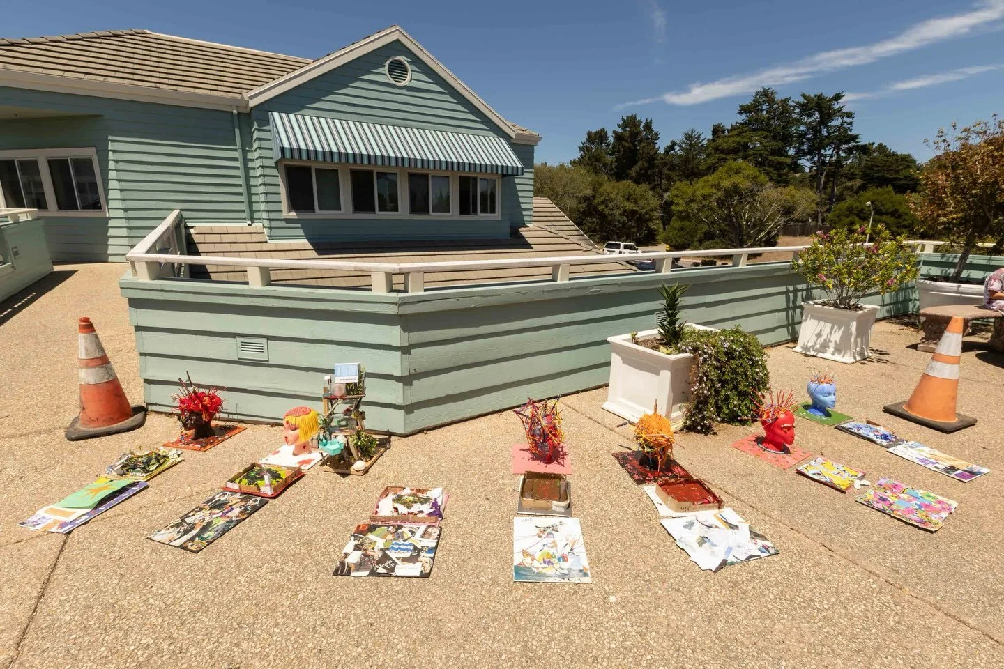 🏖️Beach walks, cookies and drawing at Seascape Foods Market &amp; Deli, sun, collage, and sculpture making - all part of an amazing week of &lsquo;Junk Art&rsquo; at S.P.A.! 

Congratulations on your hard work Junk Artists!  Special thanks to Julie 