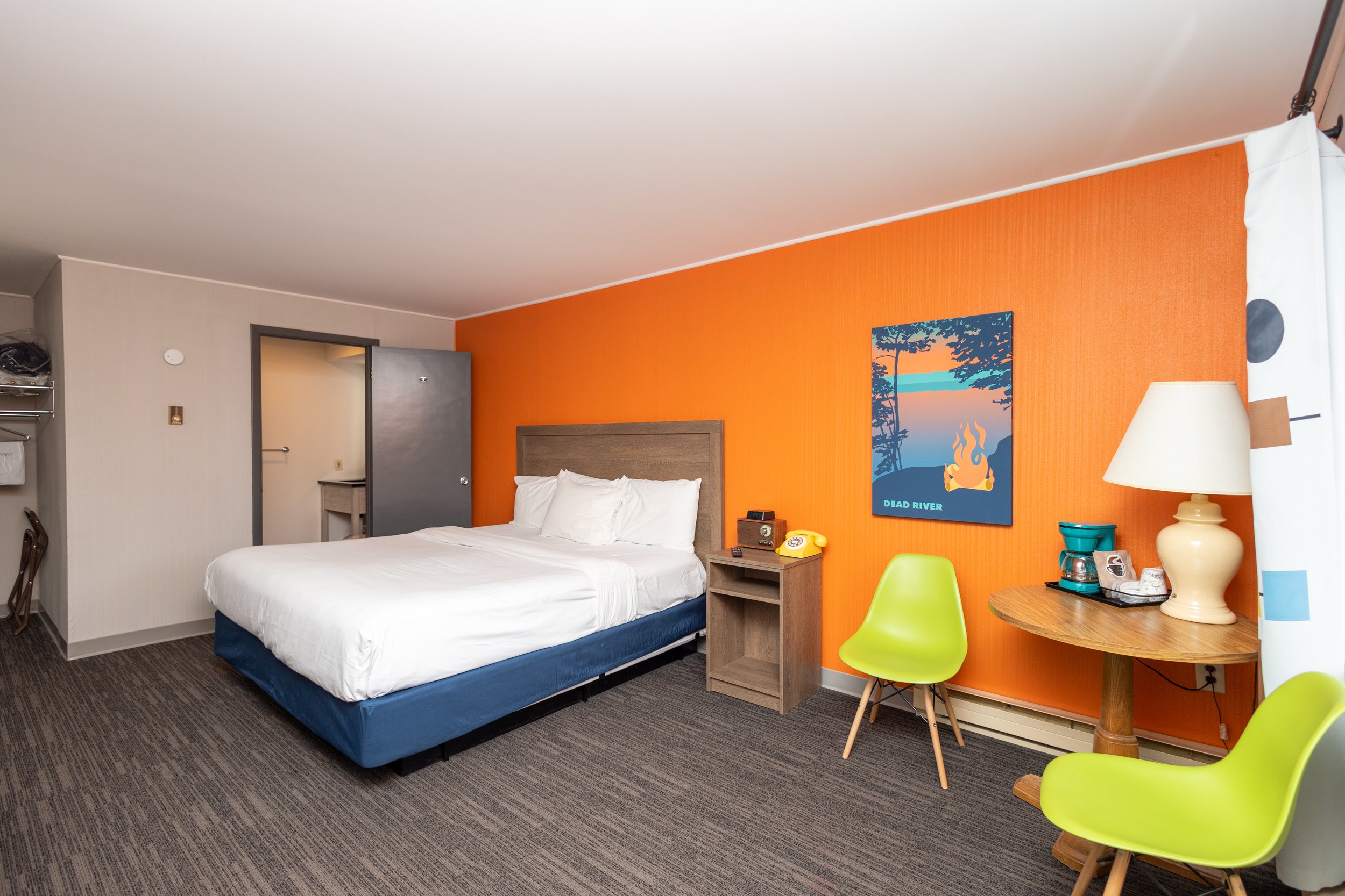 cedarmotorinndoubleexterior1.jpg