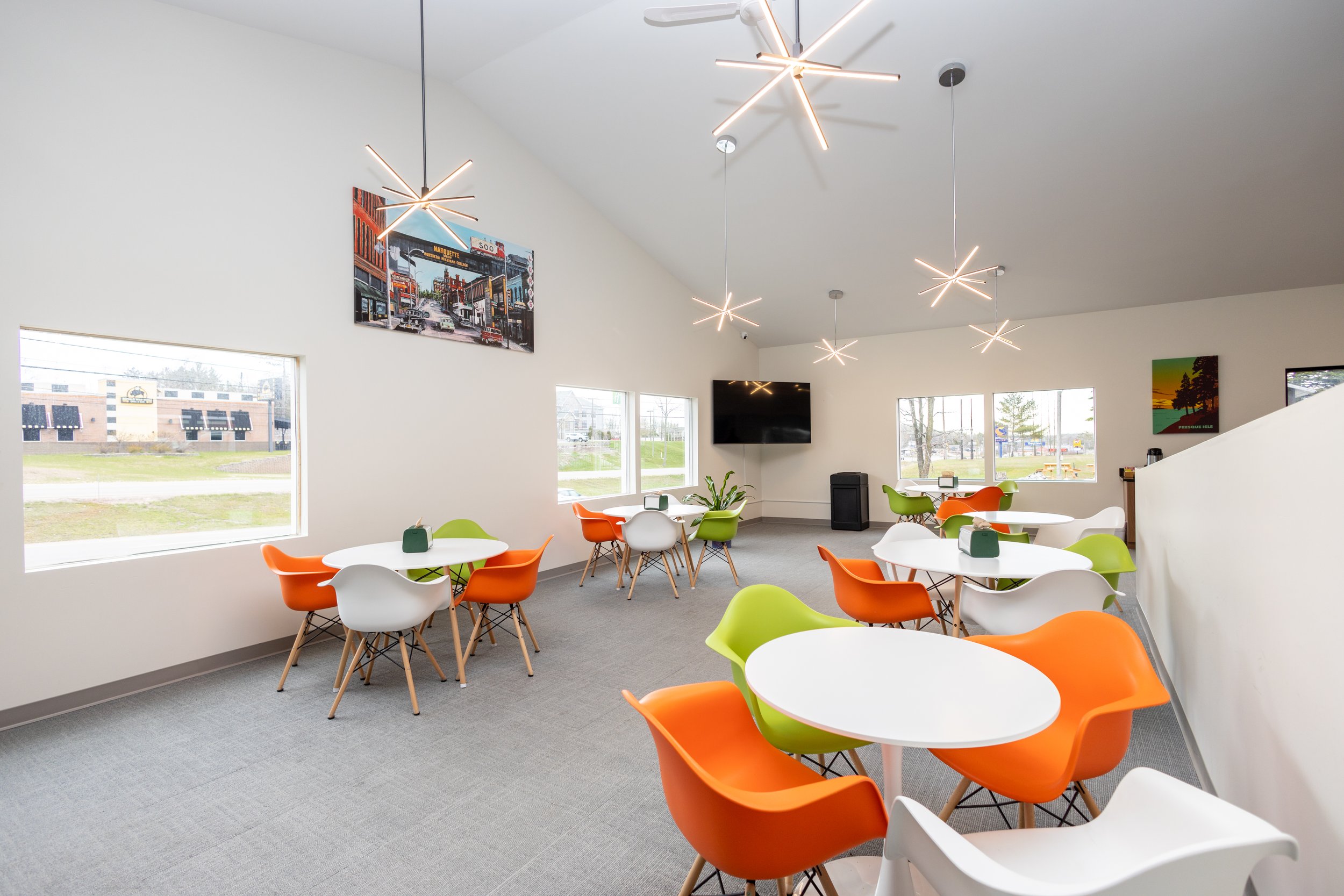 cedarmotorinnLobby3.jpg
