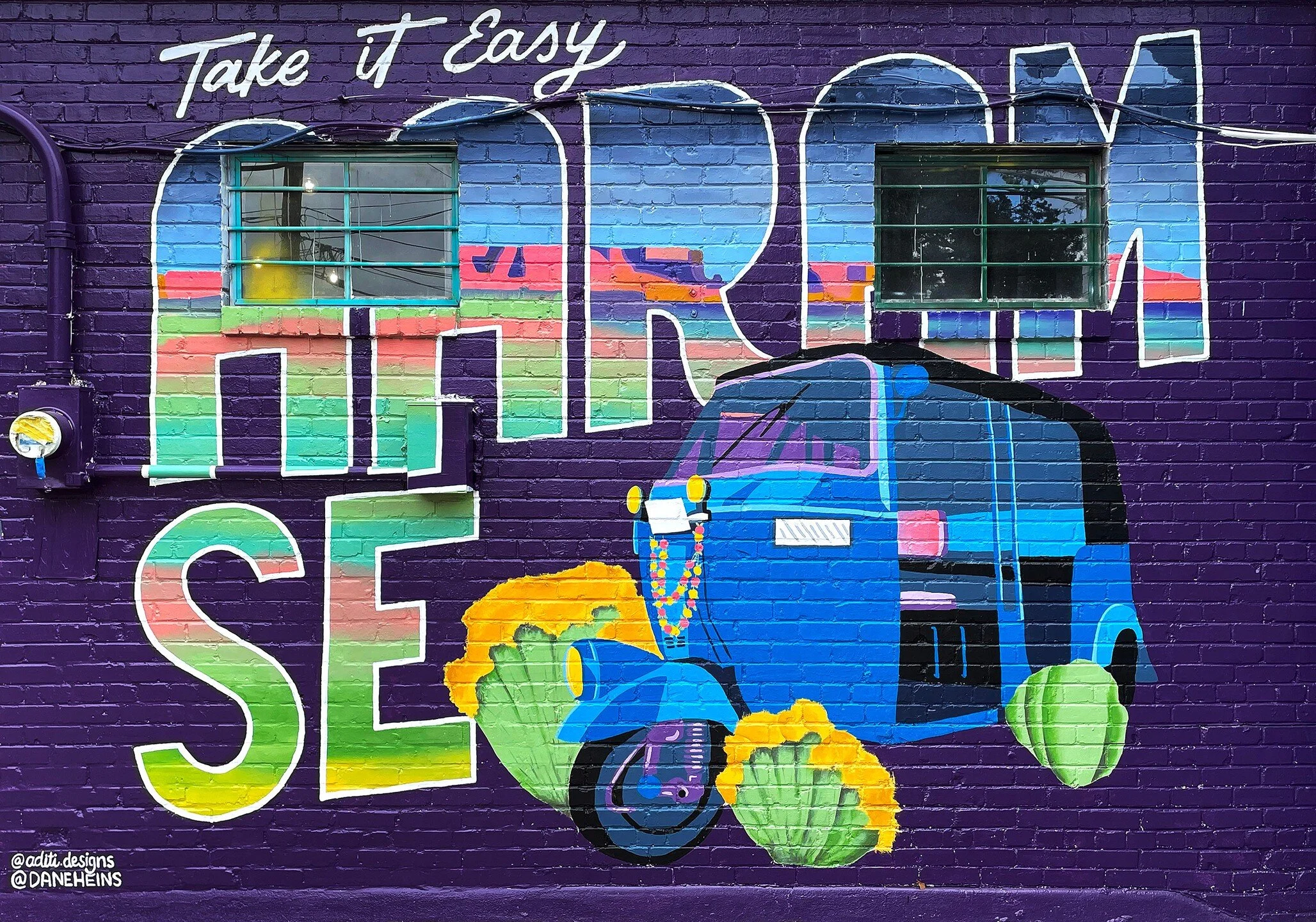 🎉 HAPPY MURAL MONDAY 🎉
Be sure to TOUR THE PLAZA WALLS ALLEY to see this fun mural painted by @aditi.designs for the 2023 Plaza Walls Mural Expo! Aditi created this COLORFUL postcard style piece in @plazadistrict to remind us all to TAKE IT EASY!
-