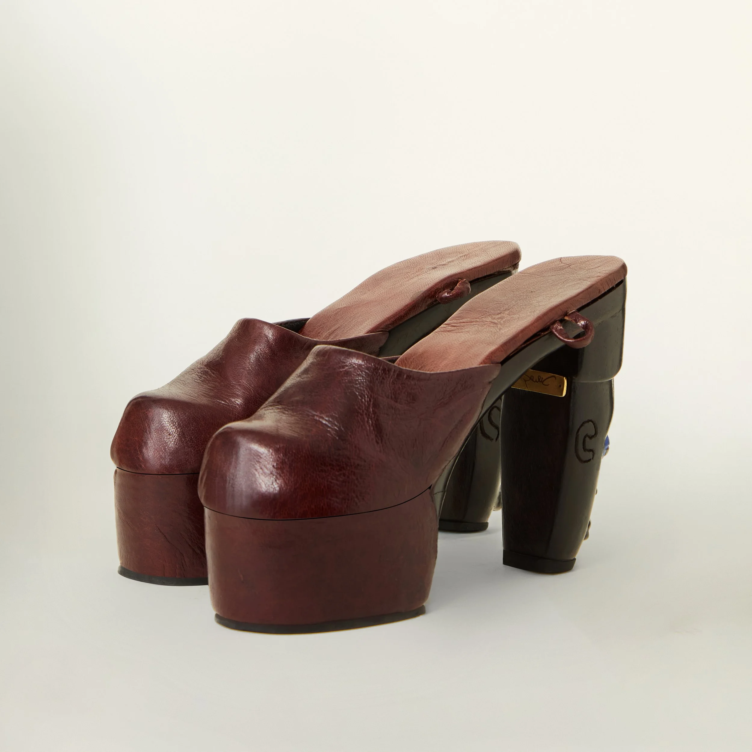 SONINKE KUBI LACE -UP PUMPS