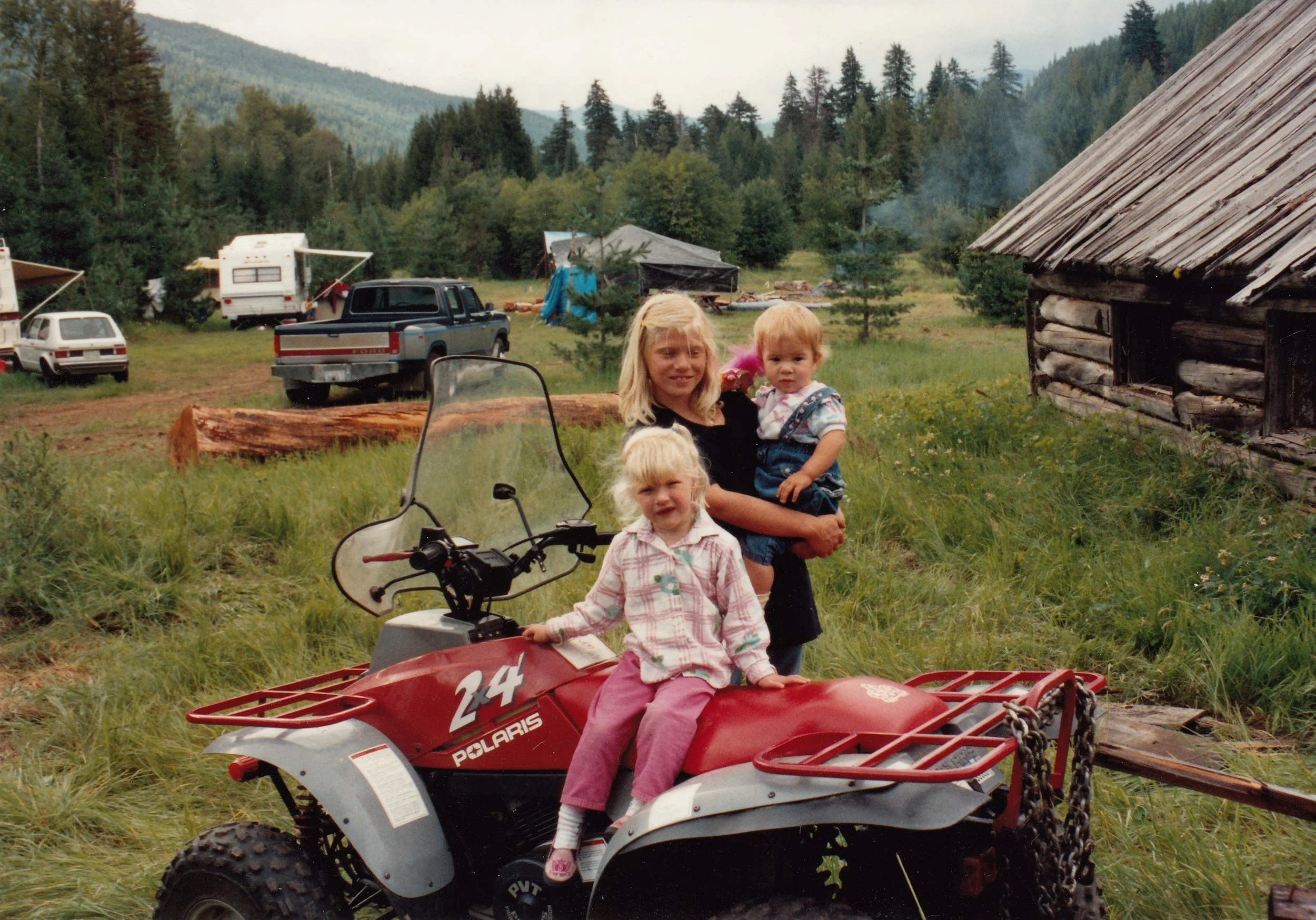 Picking Huckleberries &amp; The Duste Cafe