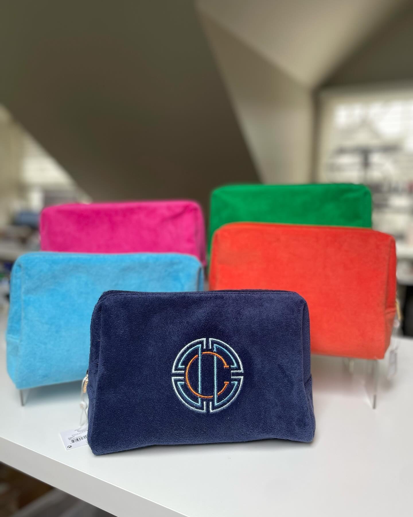 I&rsquo;ve had so many requests for these terry cloth pouches - they are fully lined and perfect for the pool or beach! And how amazing are these colors?! 😎🌊