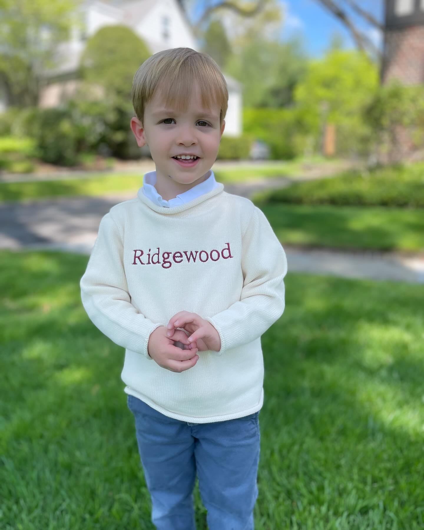 I feel so lucky to live in this amazing town and be a part of this incredible community!! What better way to show your Ridgewood pride than with this adorable sweater?! 🤩