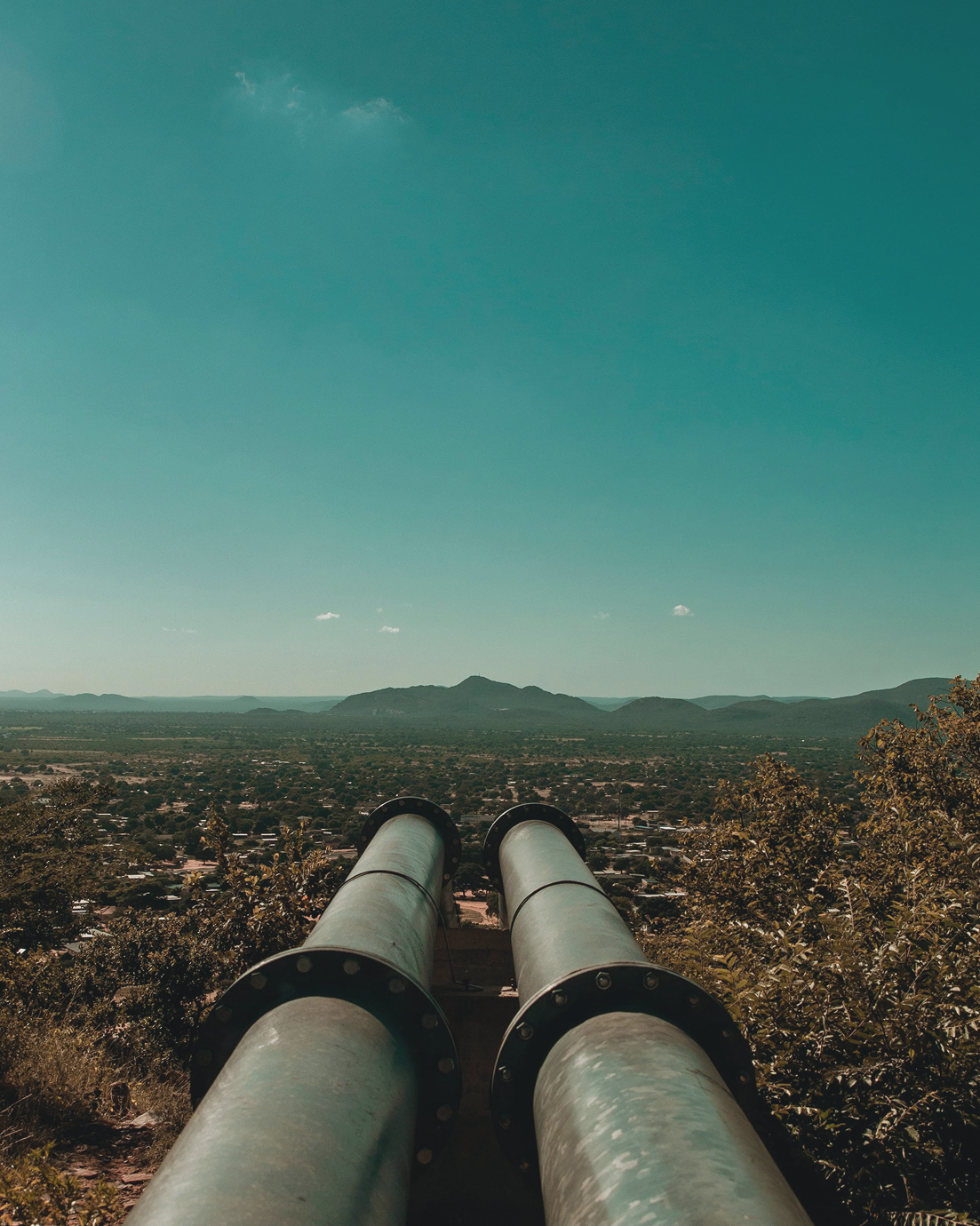 FRACKING OIL, FRACKING MINDS (4/23-5/7)