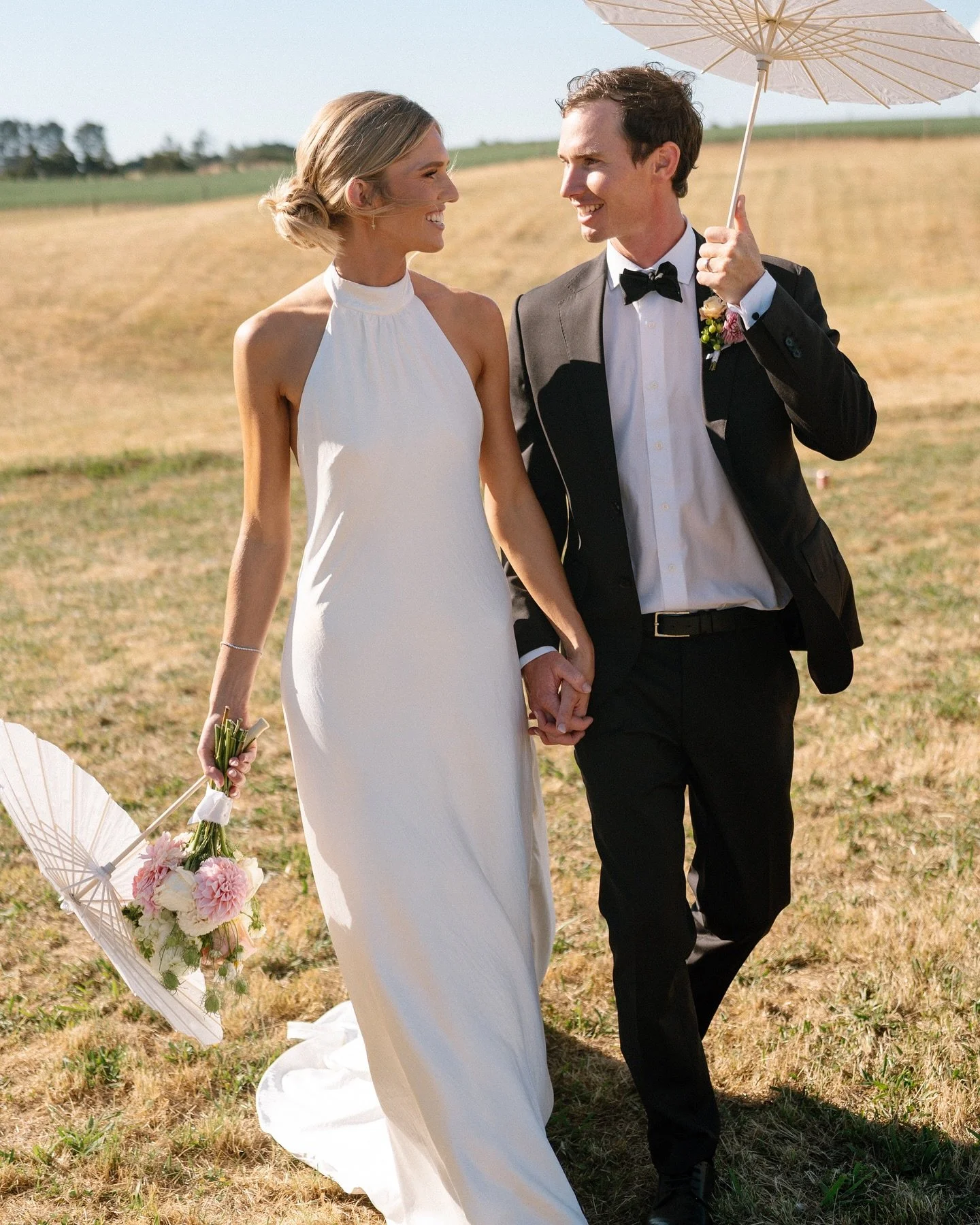 A heartwarming celebration for the lovely Olivia and Scott at Clarks Beach 💕

Captured beautifully by @leroexmedia

Vendor Love:
▫️Hair @messybun_nz 
▫️Makeup @samhartsam 
▫️Dress @heracouture 
▫️Suit @workingstylenz 
▫️Florals @blackhousenz 
▫️Cele