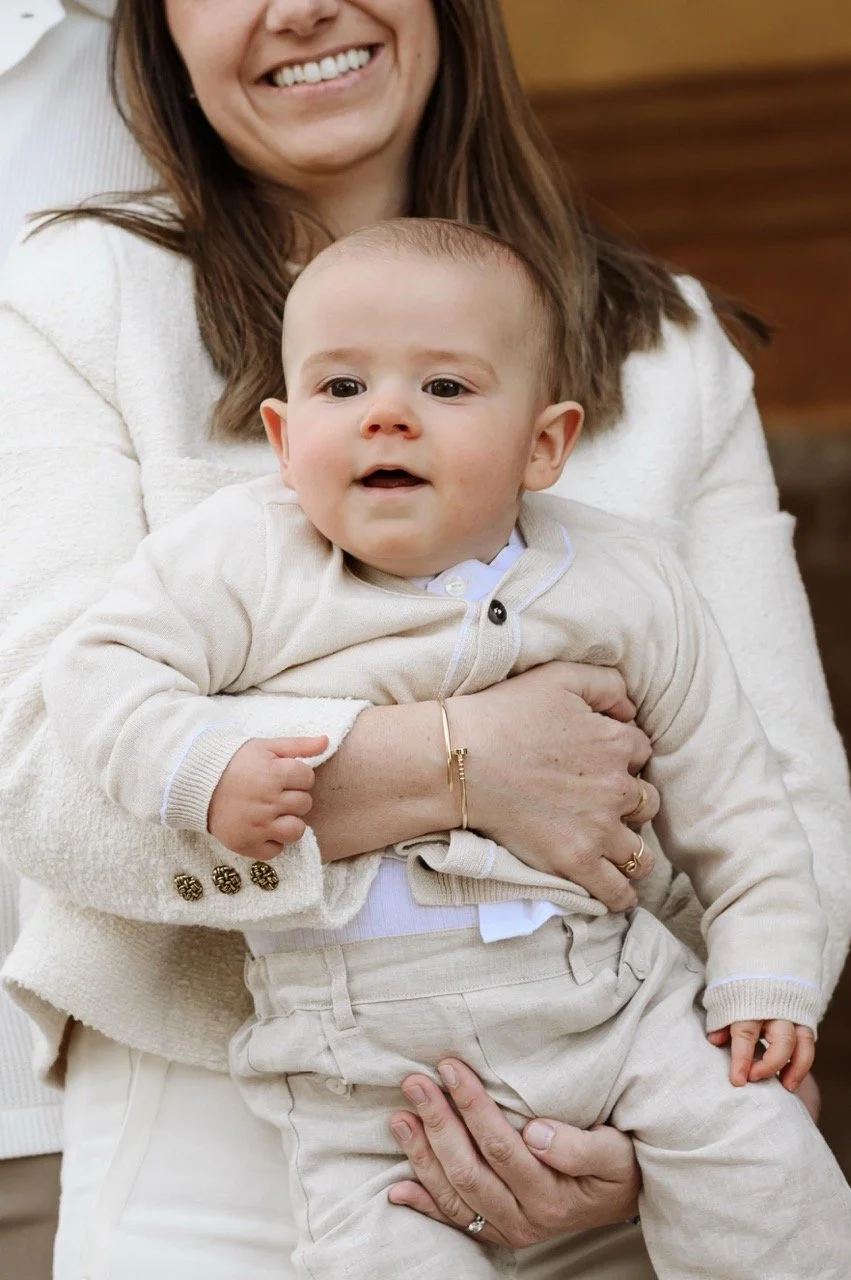 un sourire pour son baptême. photographe Nice, Cimiez