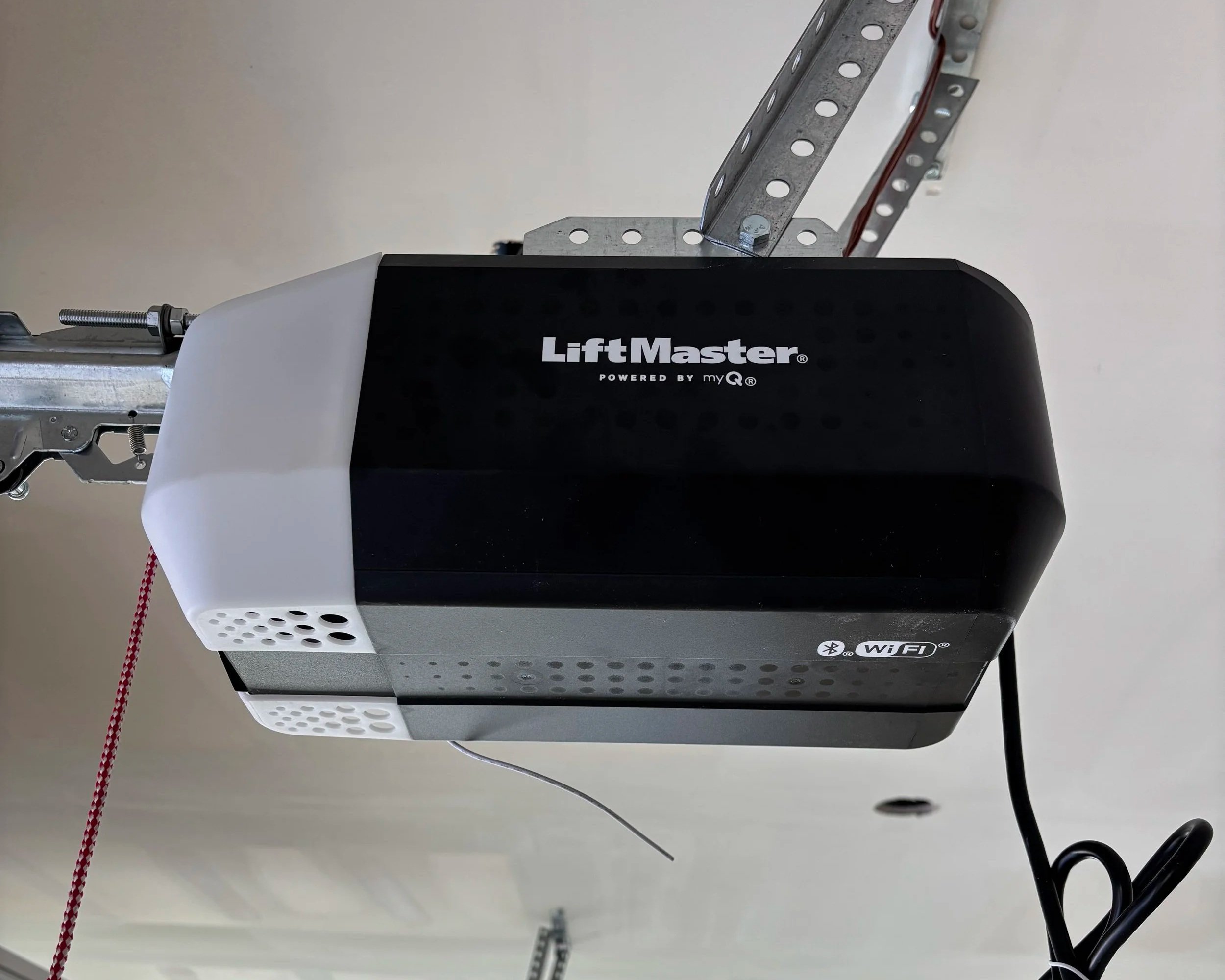 LiftMaster 2220L Smart MyQ WiFi Enabled Garage Door Opener in Houston