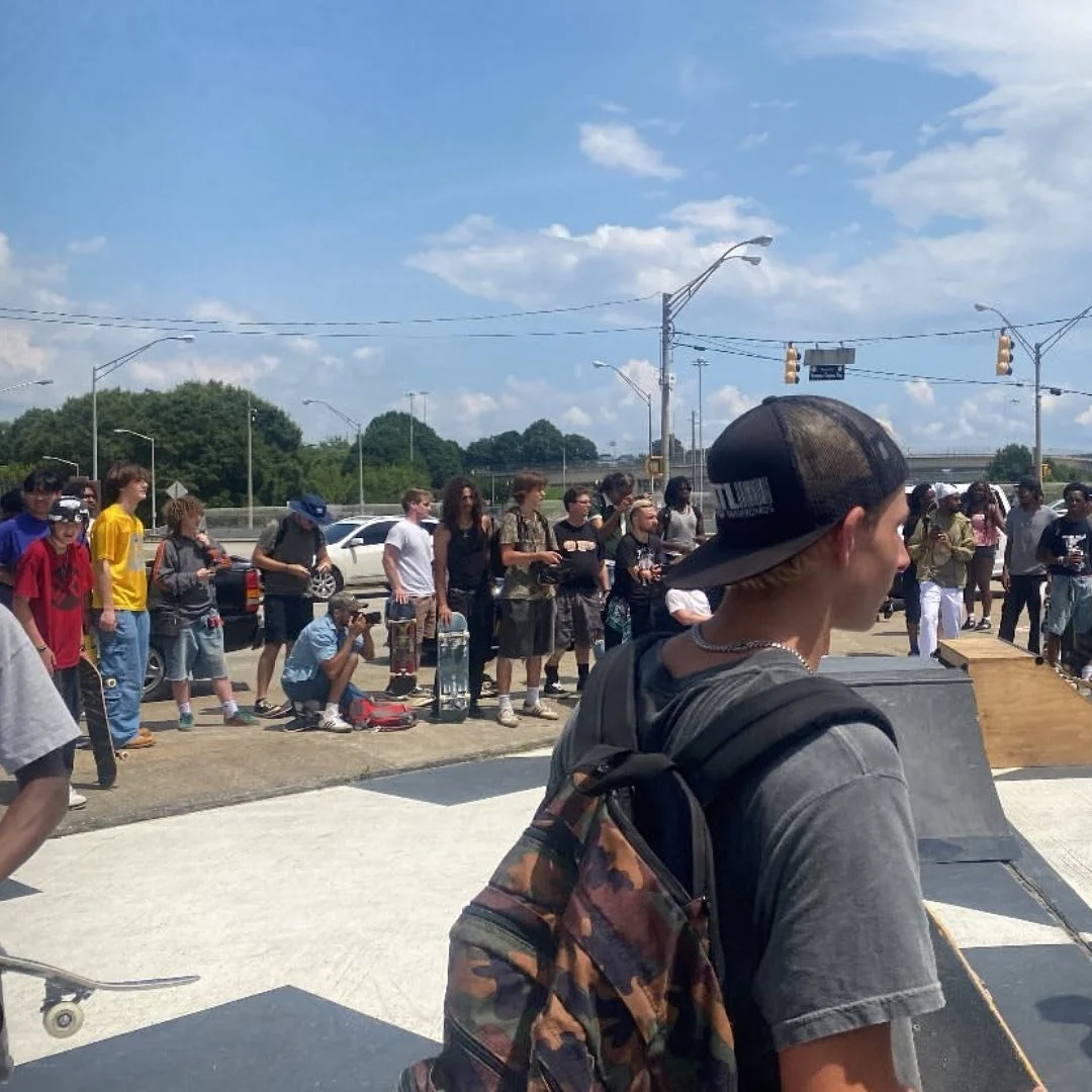 🔥🍑GO SKATE DAY ATL 2025🍑🔥

📣HUGE SHOUTOUTS &amp; THANKS TO:
🙏🏾@mikeman_onthatrac for putting this all together!
🔨@mobileskateshopinc for making that big ass ramp!
🎸@losojosmuertos , @spraytan_atl &amp; @seagullsatl for the fire music
🎉@skat