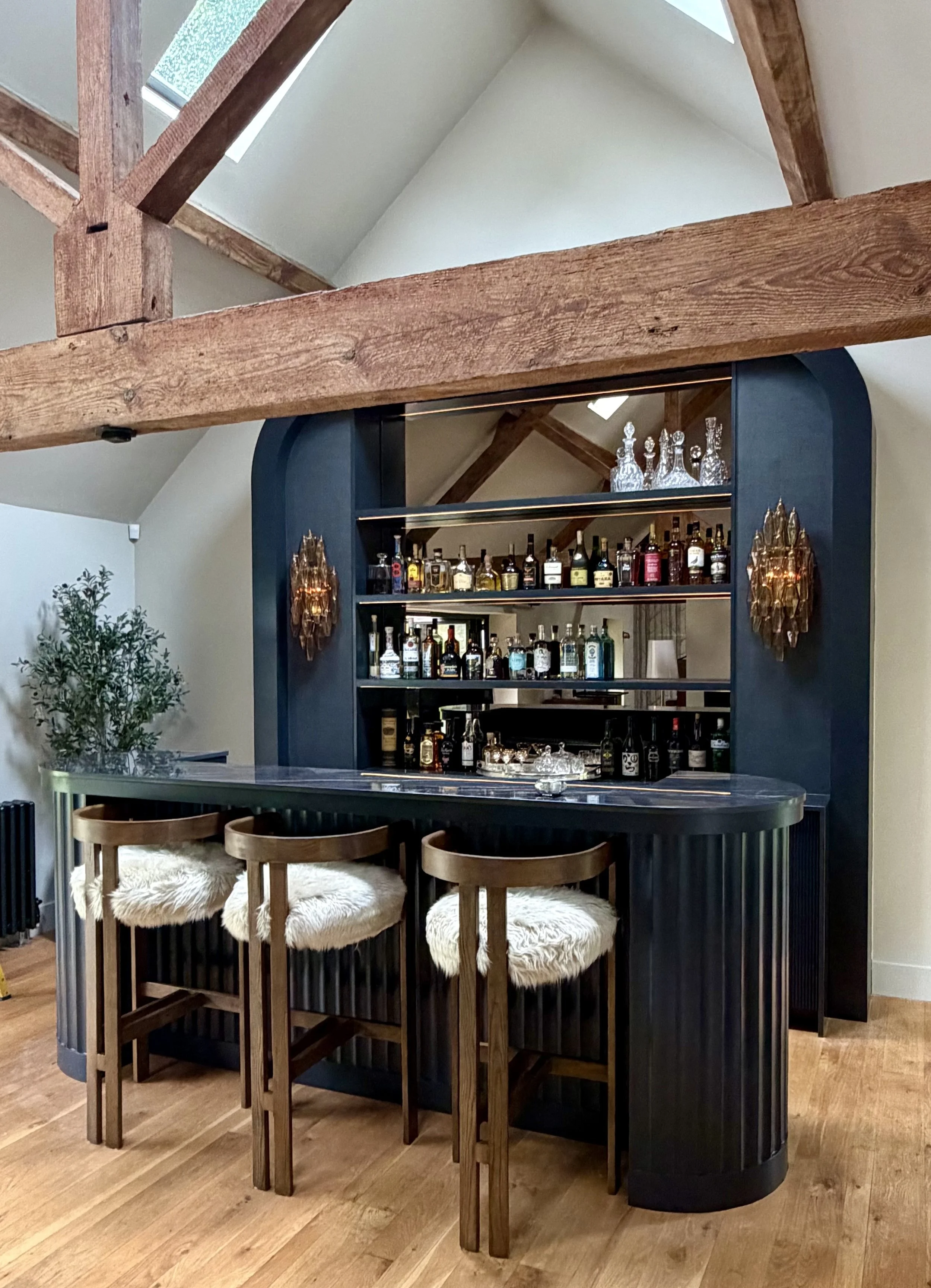 SURREY / Country House