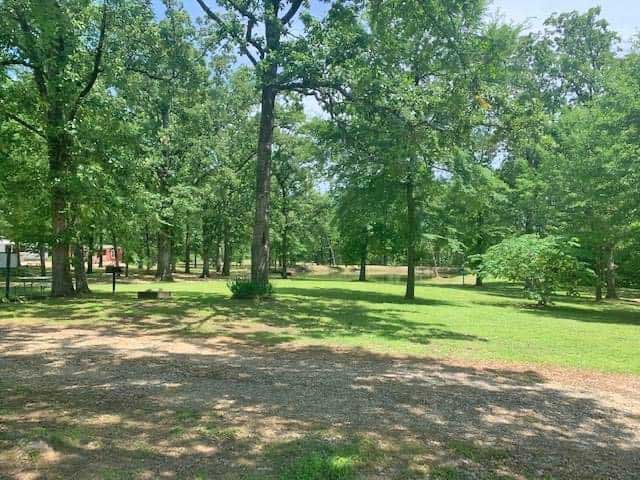 Shady Oaks RV Park Grounds