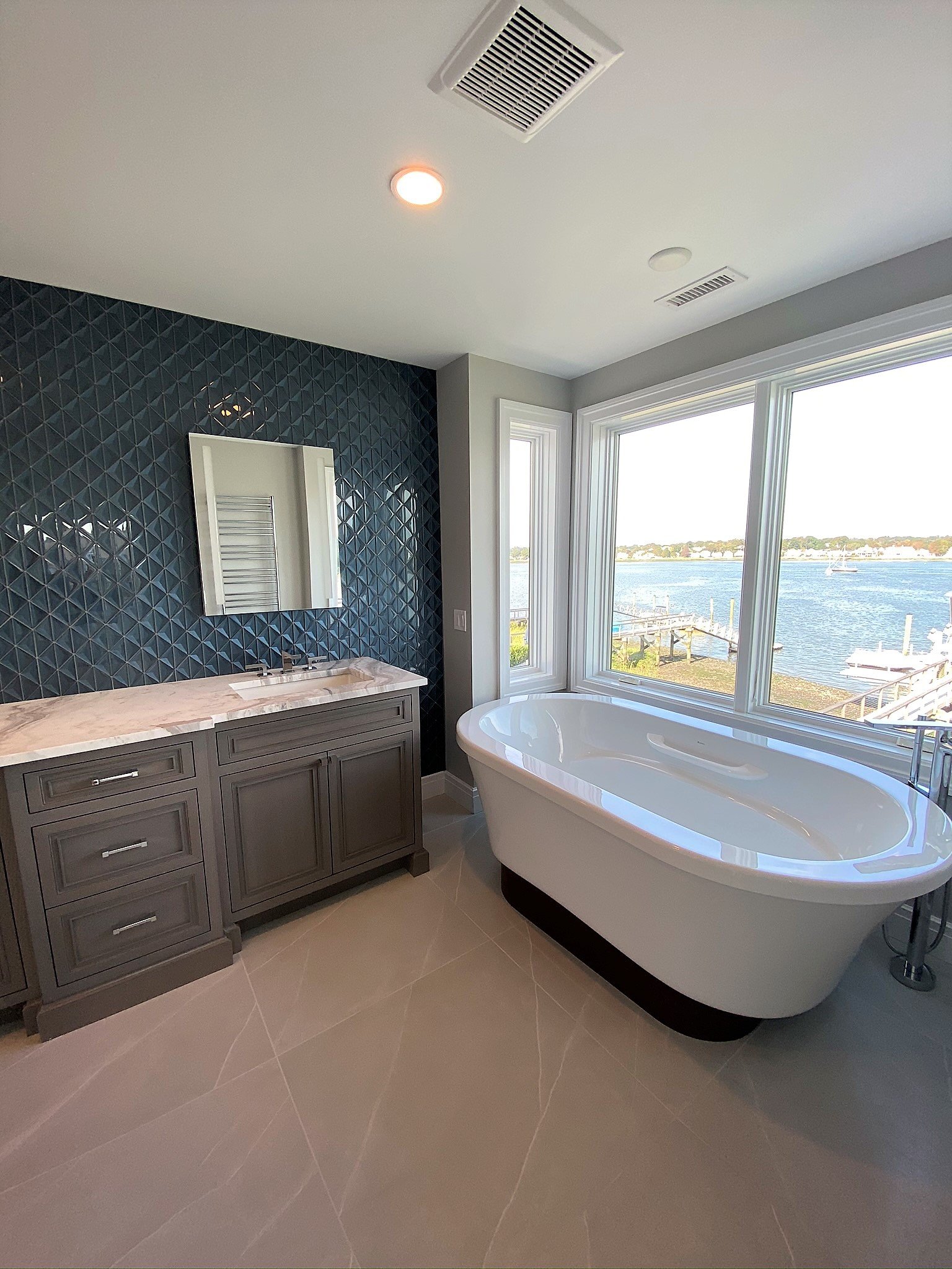 Master Bath Tub.jpeg