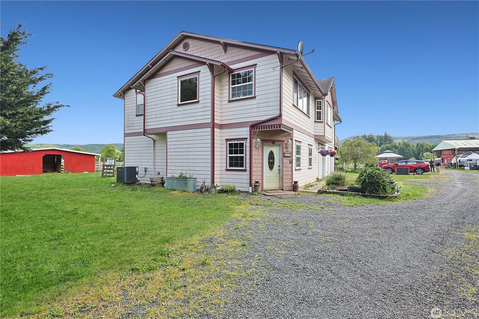 Lewis County Washington home for sale on acreage.