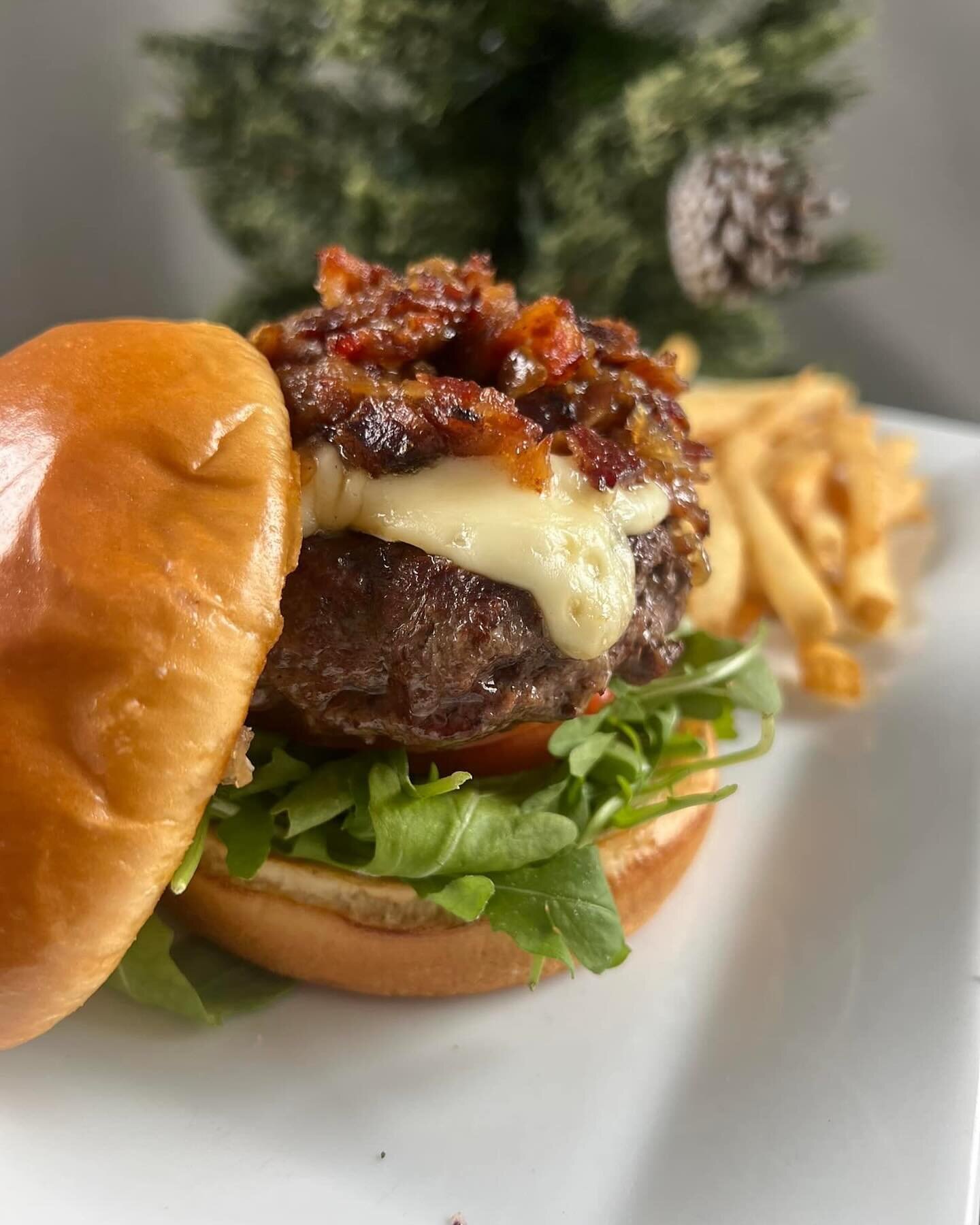 Our locally raised, high-quality beef makes its delicious debut at Jrego&rsquo;s in Ellington, CT! Feast your eyes on this mouthwatering cheeseburger, crafted from beef raised right here on our farm in Somers, CT. Want to savor this farm-to-table exp