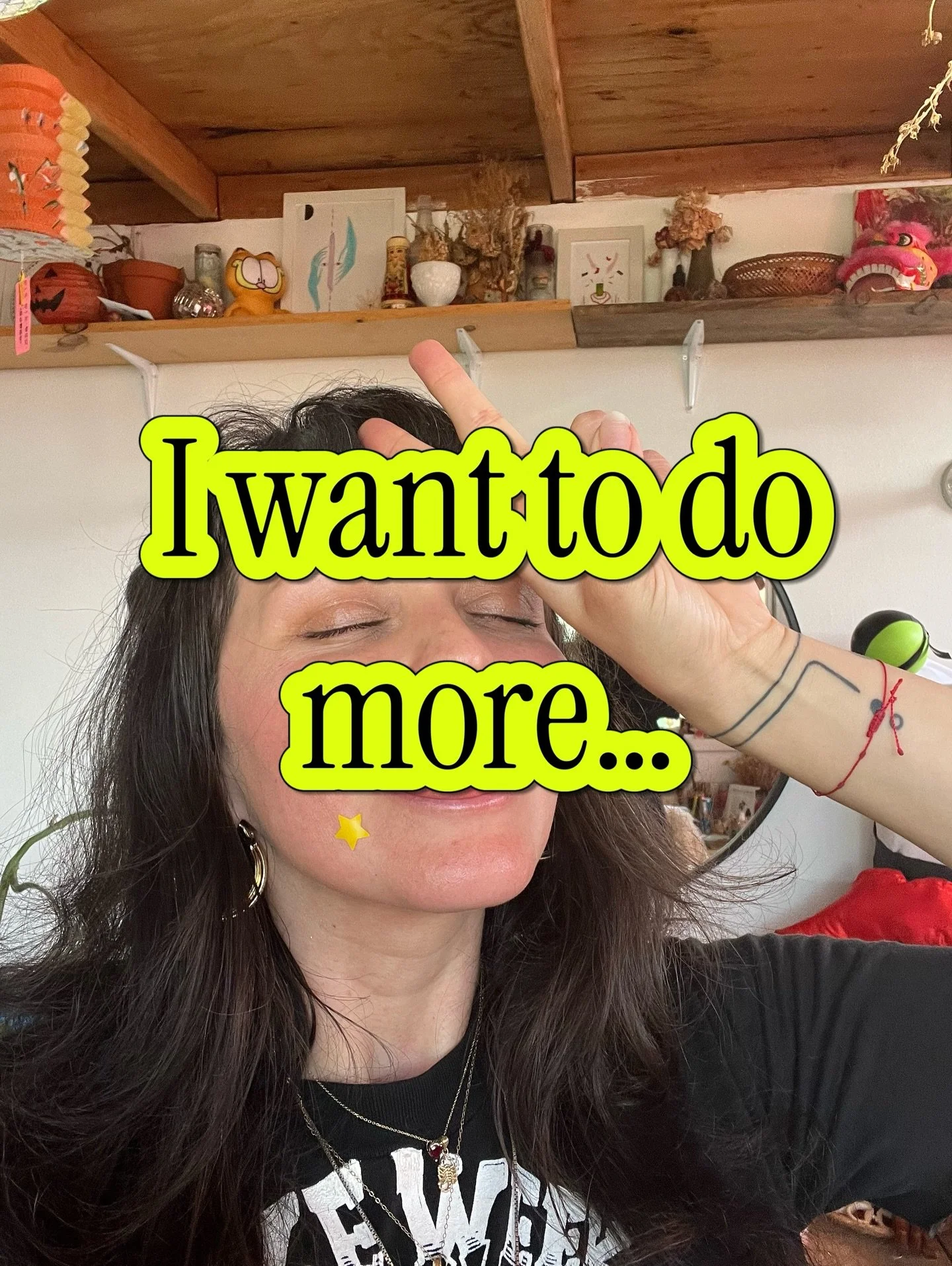 Things I want to do more of:

✨ Readings for events &mdash; parties, weddings, gatherings with your favorite people.
✨ Aura paintings &mdash; capturing your energy in color.
✨ Portal Talismans &mdash; turning your intentions into magnetic art.
✨ Spir