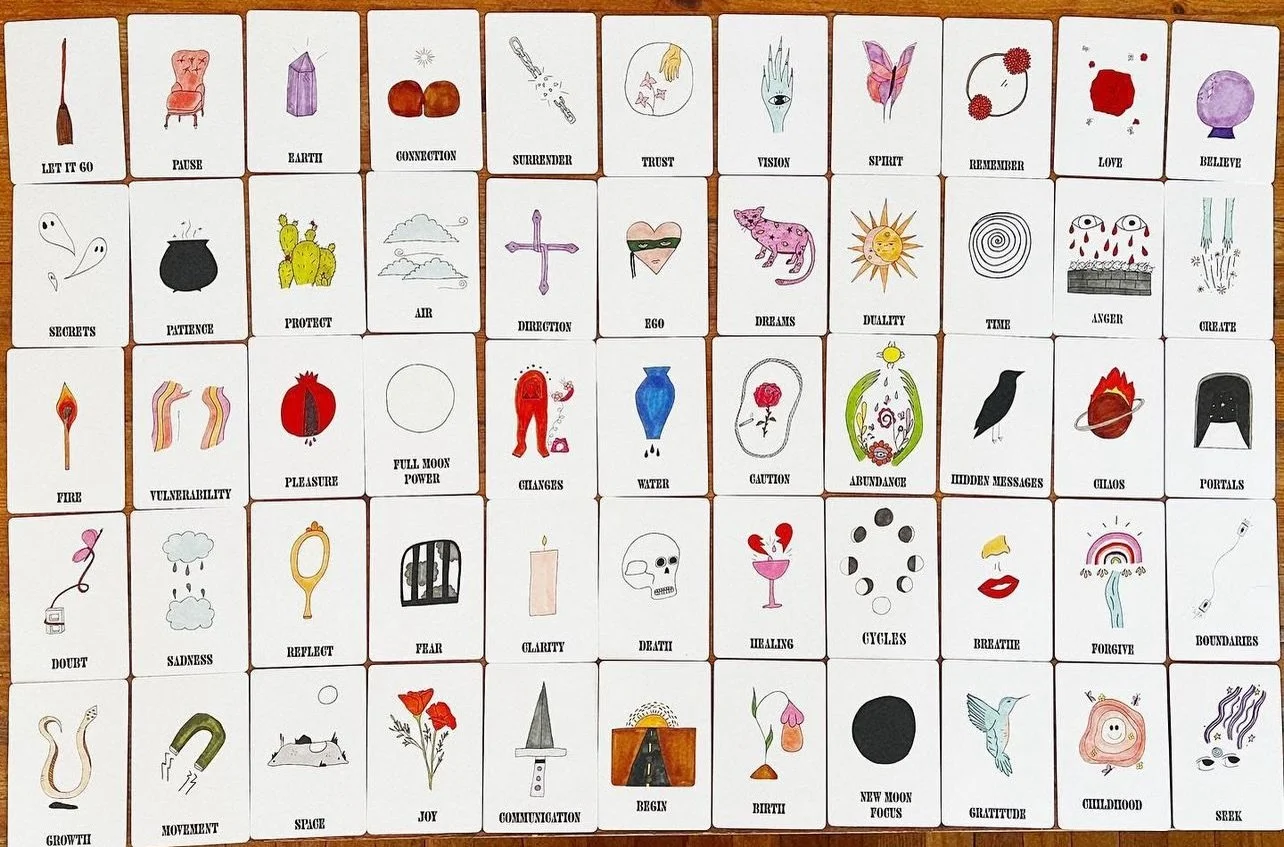 Lets play a game&hellip;

The first three cards your 👀 eyes land on will reveal your theme for this Spring 🌸. Trust your intuition, what&rsquo;s calling to you?

✨Share your cards and what they mean to you in the comments!

Passages Oracle Deck is 