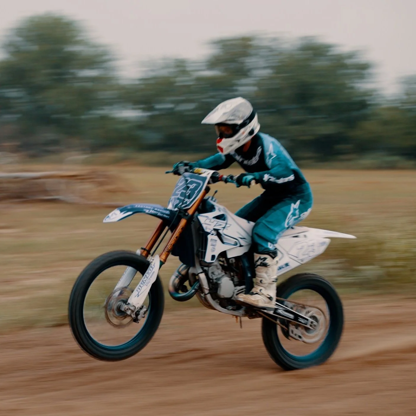 Sequence 01.00_00_46_07.Still008.jpg