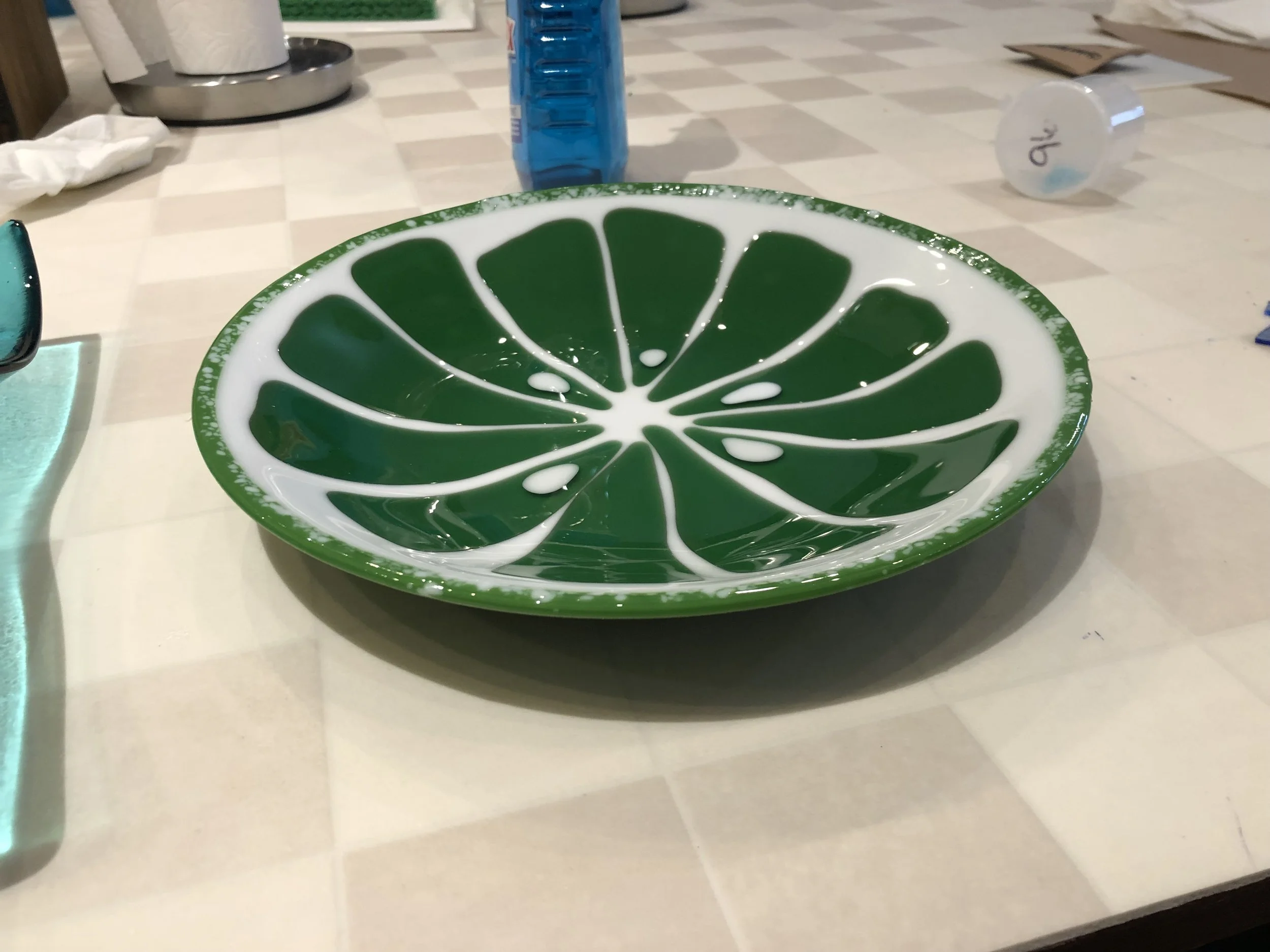 classes-shop-joanie-schwartz-glass-at-moonwater-arts