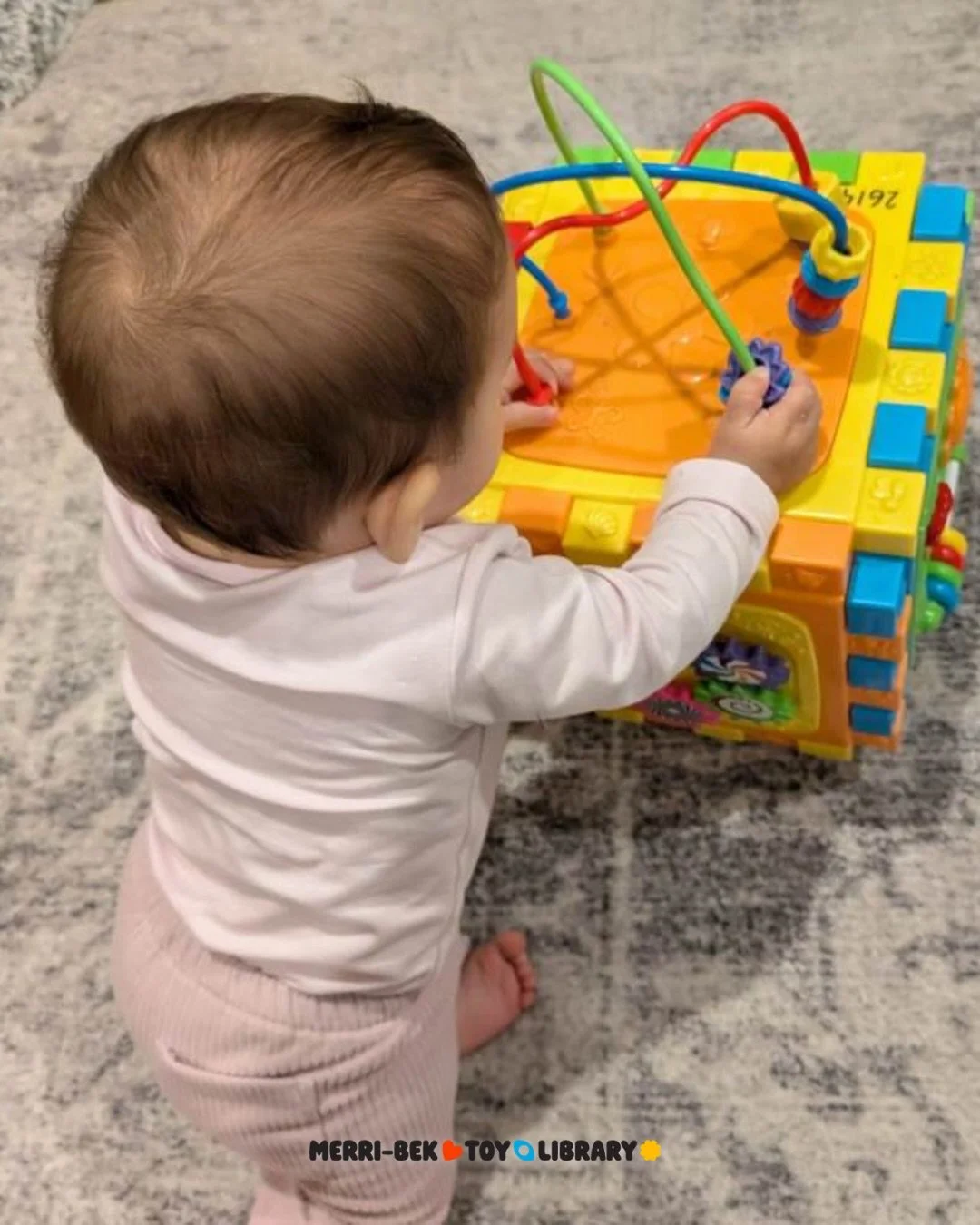 🎉 Welcome to our newest member and their little one!

Look at this fun! Our play cube keeps little hands busy with loads of activities and&hellip;

🥁 

it even unfolds into a play mat. 🥳

So much play in one toy! 💫

A big thank you to the kind co