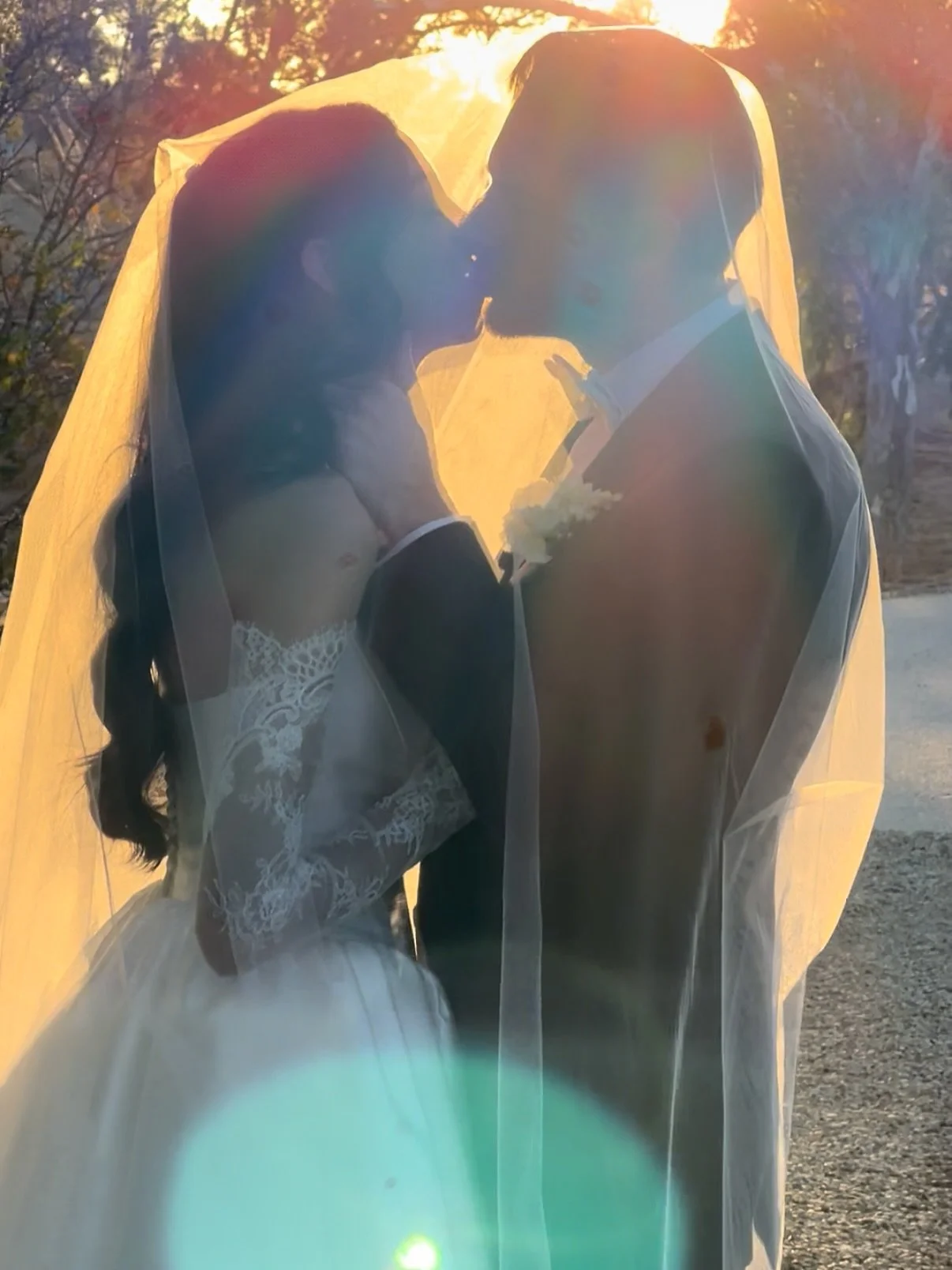 This is the SIGN to add Sunset/Last Light Portraits to your timeline 🫶🏼

Possibly one of our favourite moments from every wedding.. aside from every other part of the day 😅 we love it all okay! 

Whether you call it Sunset, Last Light or Golden Ho