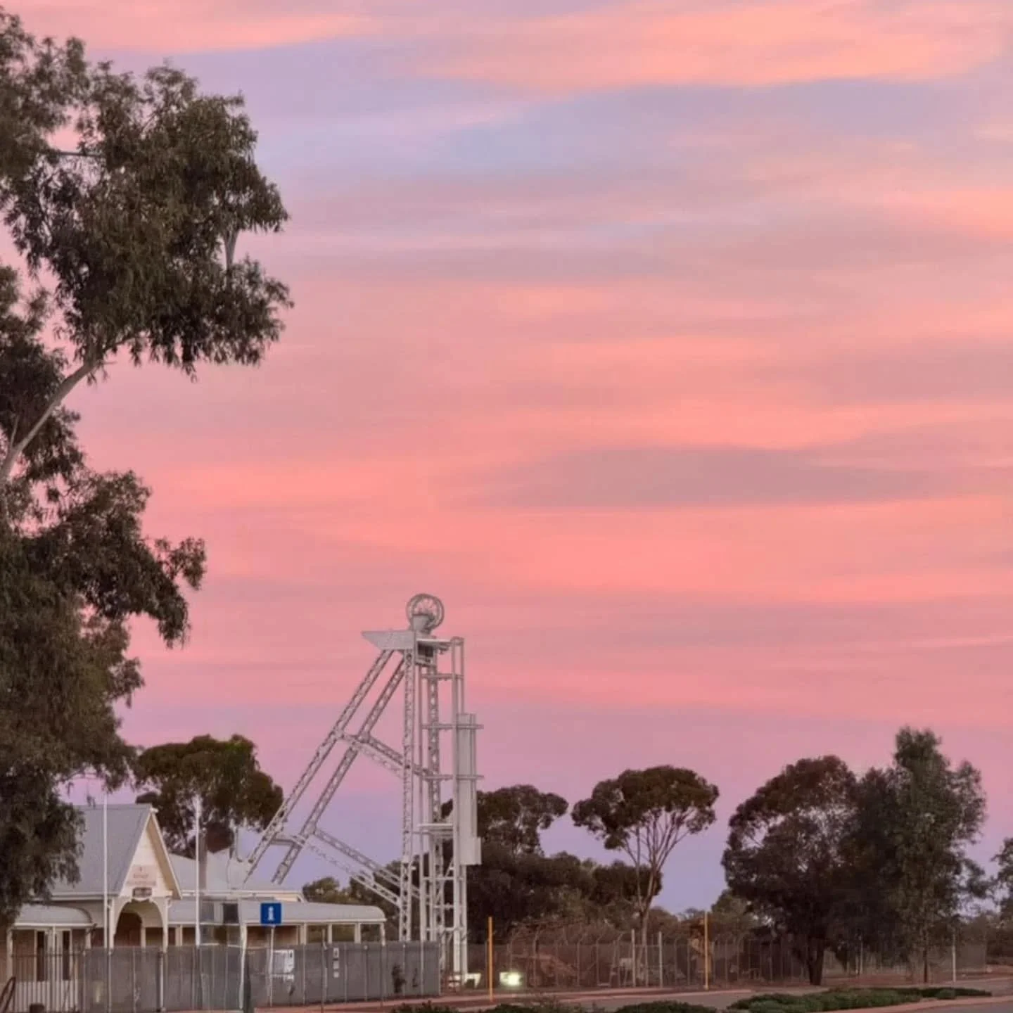 Mount Magnet Community Locals have been sharing on the Mount Magnet Community Facebook page some amazing photos of our beautiful morning and evening skies that we are having at the moment. 

There is something majestic about a Magnet Sunrise and Suns