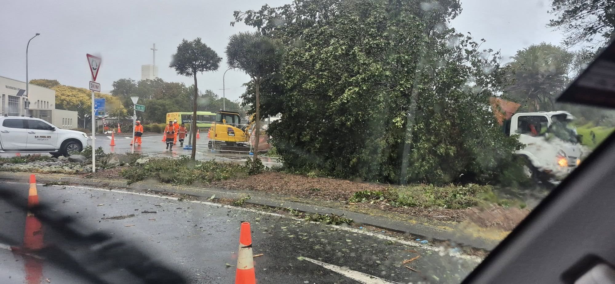 Coming off Ewen Bridge and left heading into Rutherford Street, Lower Hutt. Photo by Antz Blanche