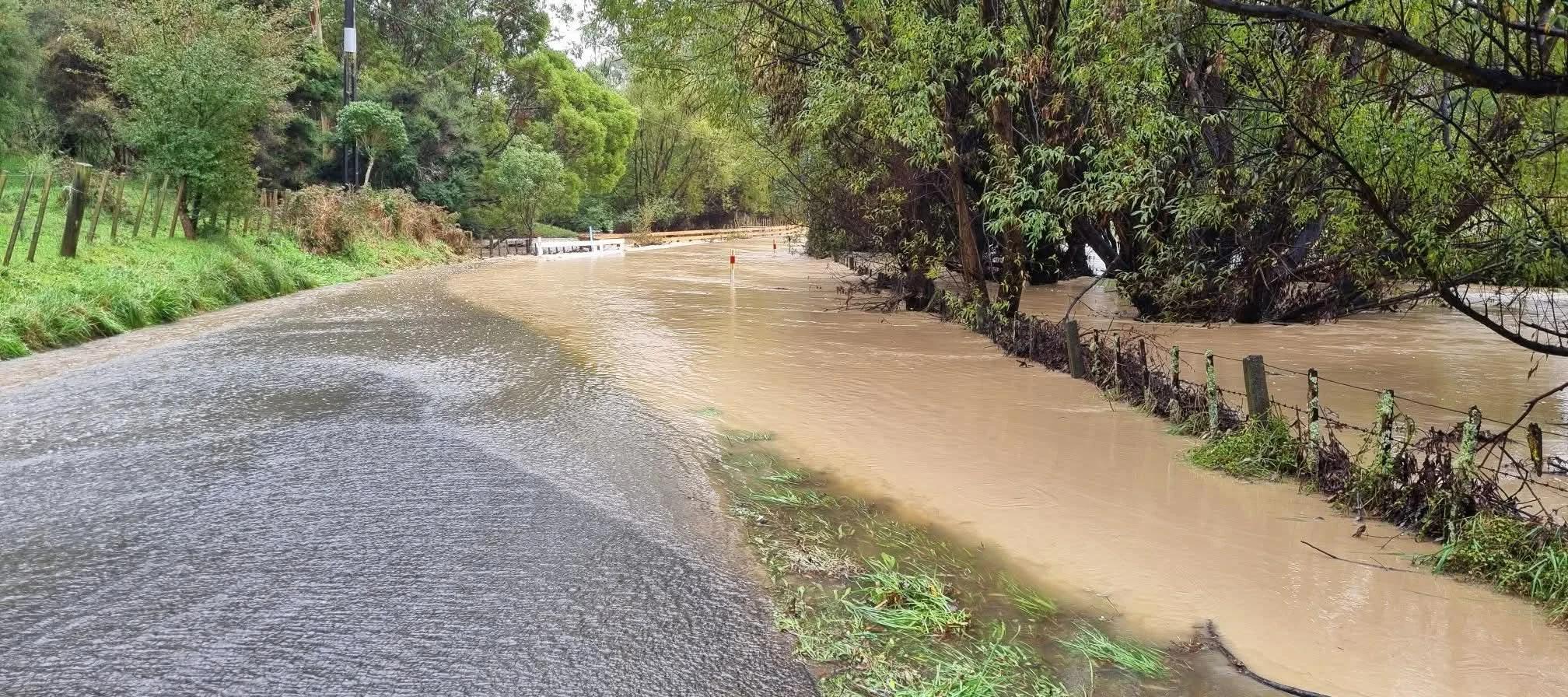 Paekakariki Hill Rd is closed from 1142