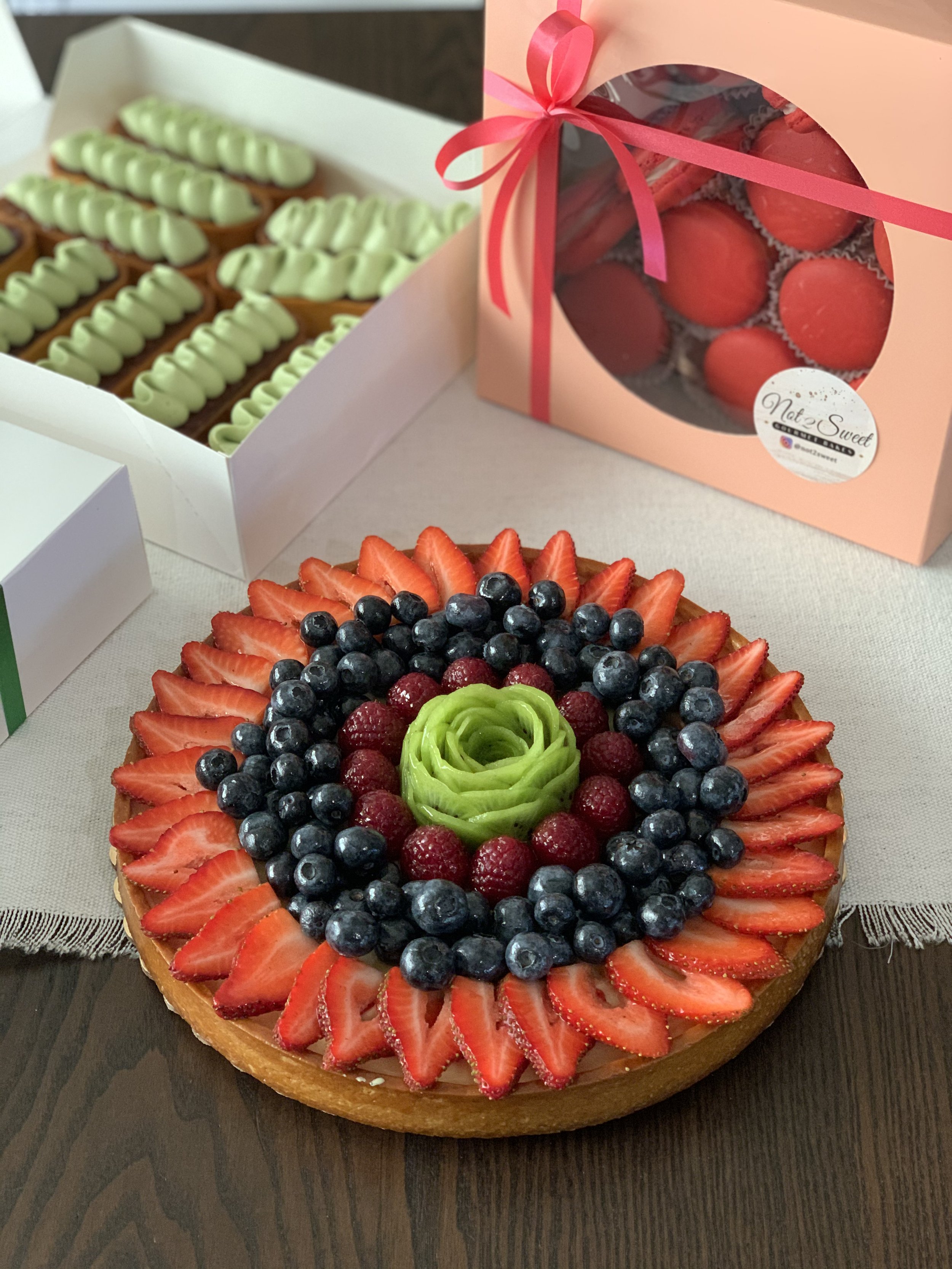Mixed Berries and Fruit Tart, 9"
