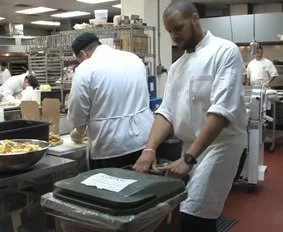 commercial-food-waste-pickup-service.jpg
