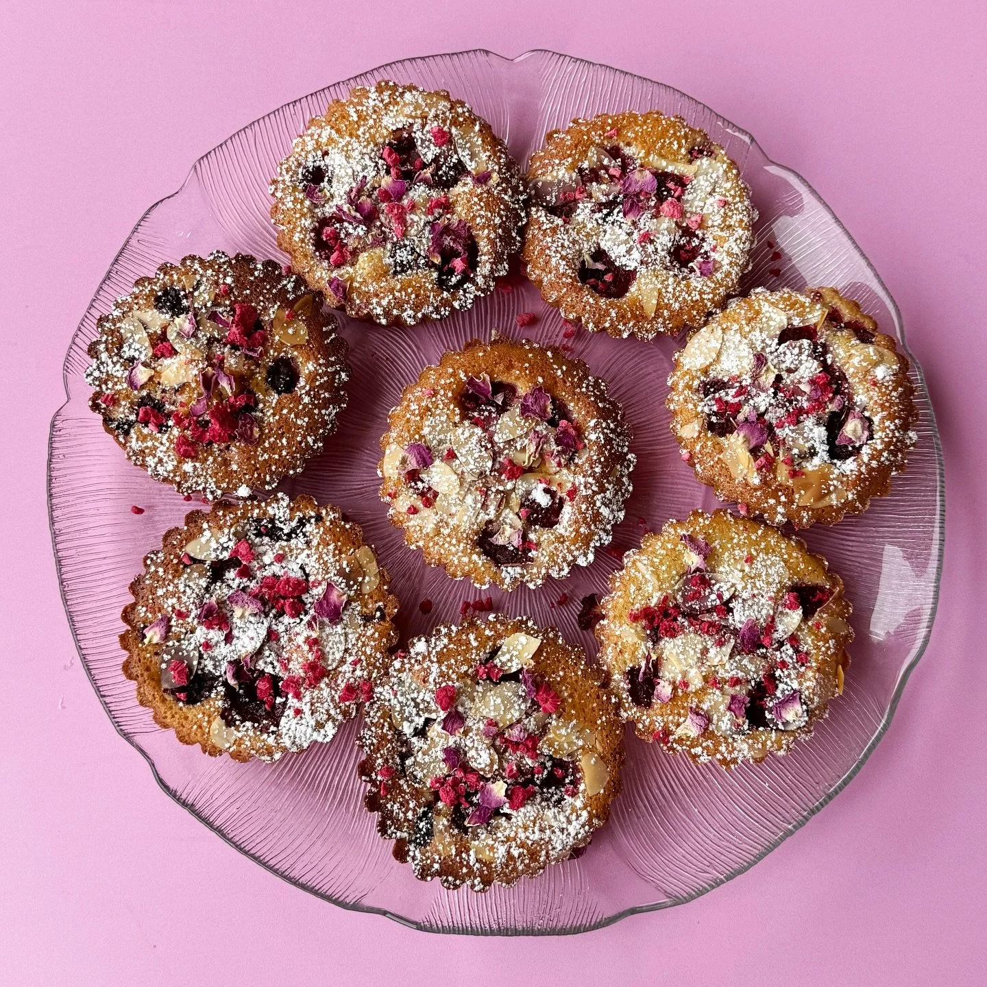 Raspberry, vanilla, and almond tarts 💛

Gluten free and dairy free

#madameclarkes #kingstontasmania