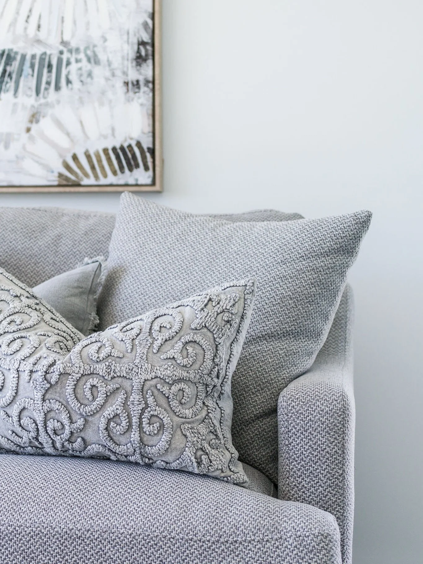 What makes a display home work?
It’s not just the floorplan.
It’s how a space makes you feel.
We bring over 30 years of interior design experience to every display home - using styling to guide the buyer journey, showcase key features,