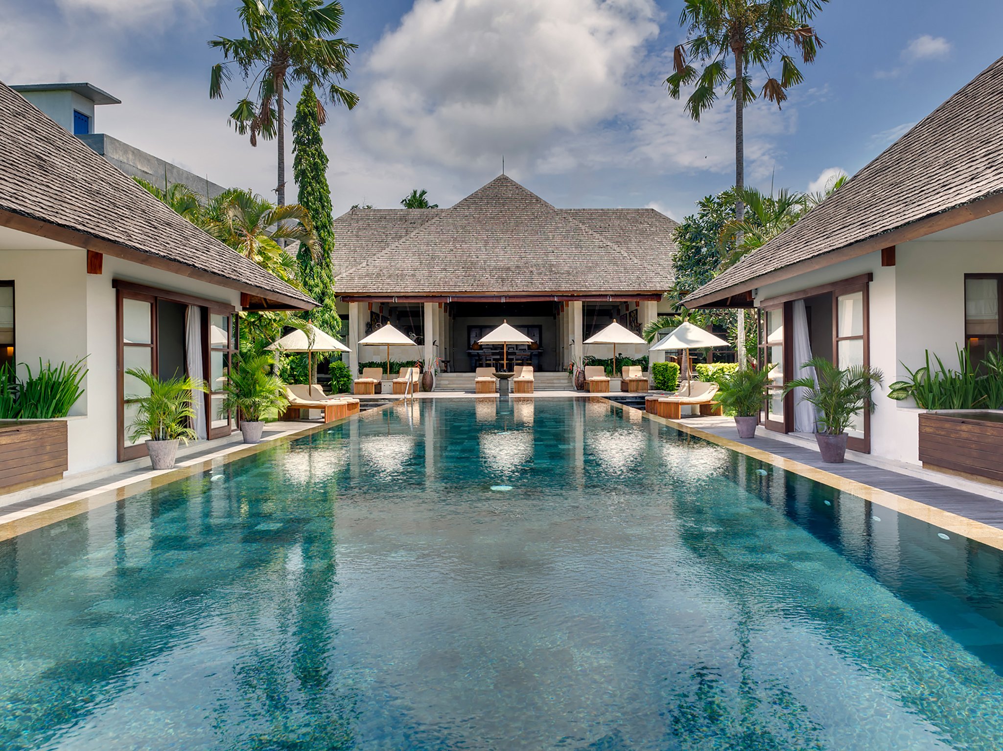 Luxurious Accommodation, Image from Mandalay Villa website