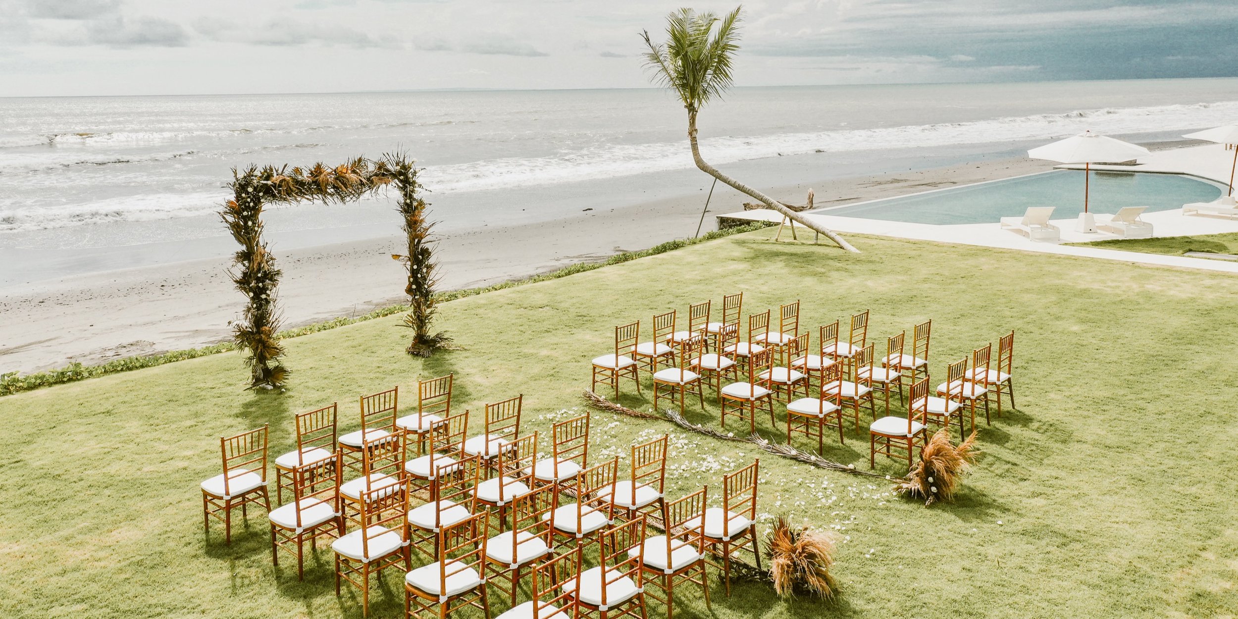 Spectacular Beachfront Setting, Image from Vowever Wedding Planner