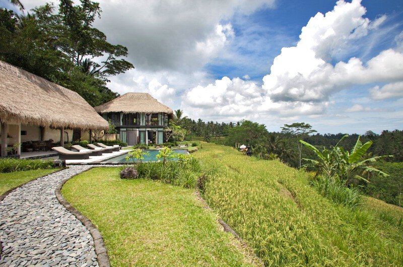 Spectacular Setting, Image from The Luxury Bali