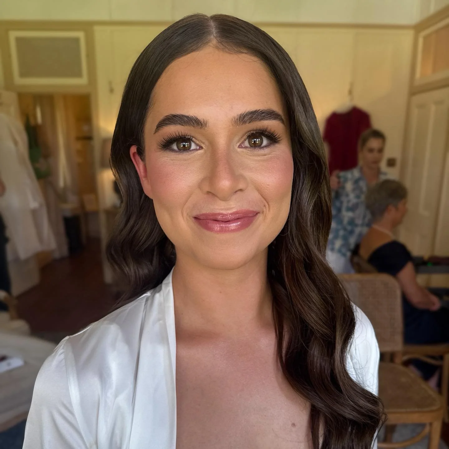 Wedding day makeup ➡️ follow up trial ➡️ initial trial 
I was so lucky to get to know Emily over two trials and her wedding day ❤️
Follow up makeup trials are pretty rare, but are so good if you need peace of mind and a clear visual of what to expe