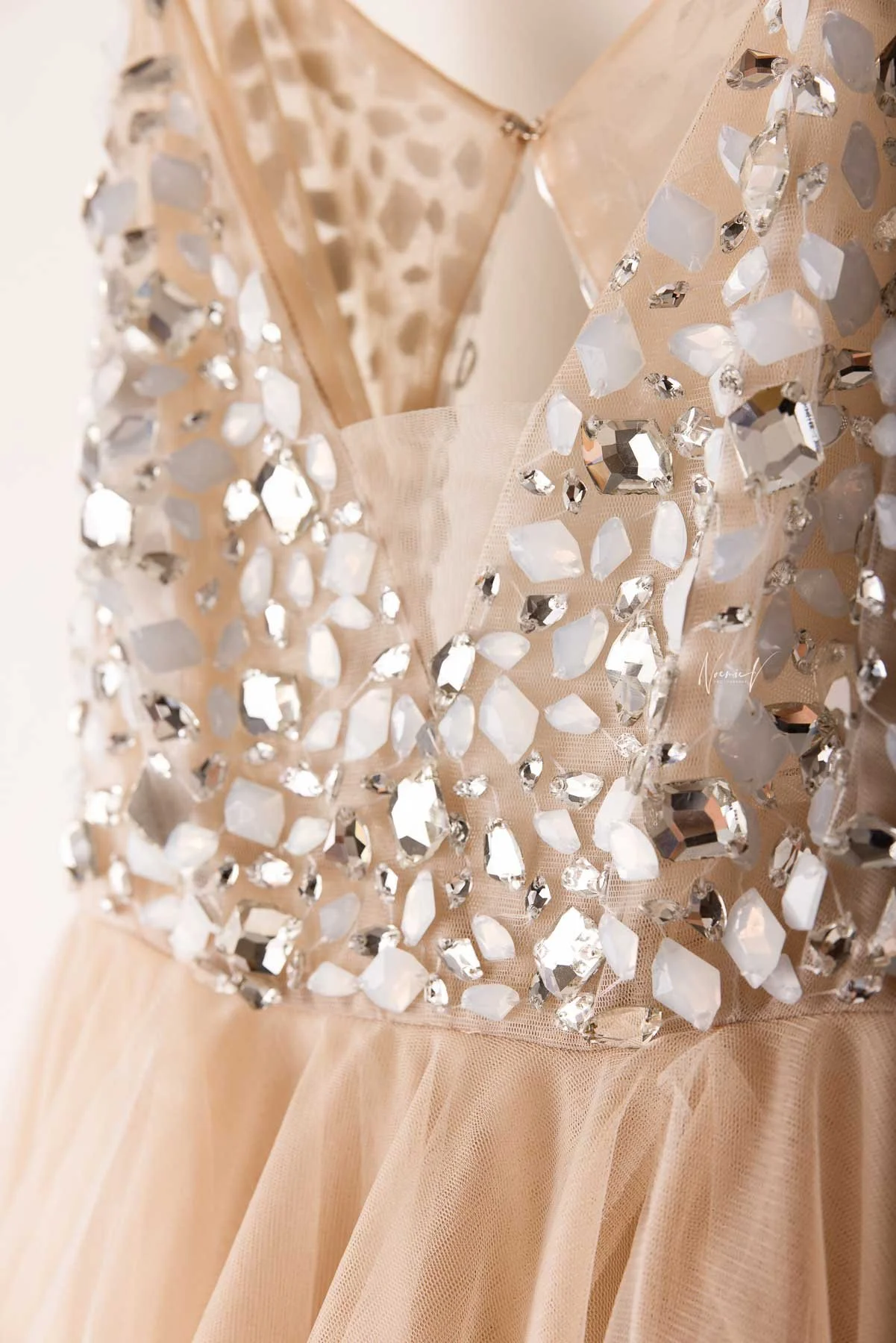 New! Beautiful Jowels& tulle dress. Size 8-12