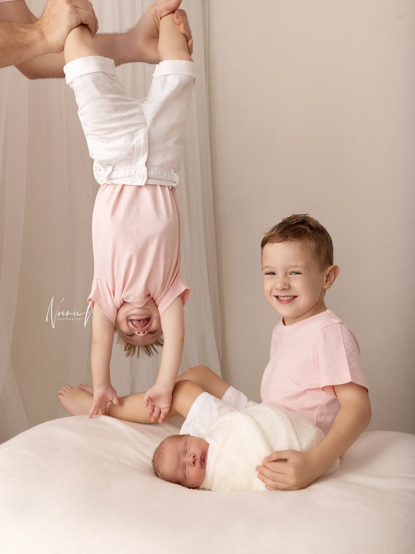 Maybe my new favourite siblings set up 🥰😅
If your little ones aren't that keen for photos, don't worry, I've got your back!