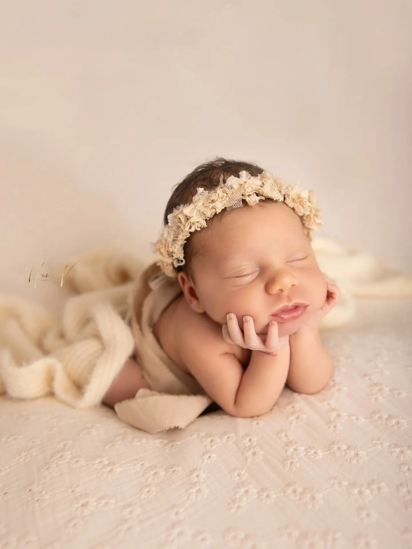 Sweetie pie 💞

.
#newbornphotographersydney #sydneymaternityphotography #sydneynewbornphotographer
