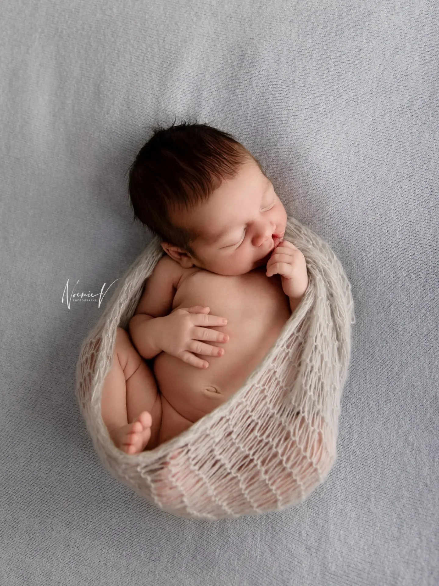 I can't believe I will see this bubba soon again to celebrate his first birthday!! Time flies.. 
What a sweet session we have had 💖