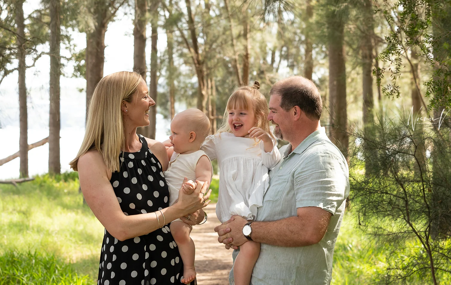 Noemie_V_Photography_Family_Banner.png