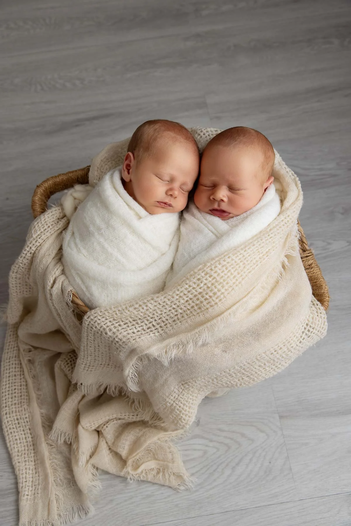 Newborn photographer Sydney North Shore
twins newborn boys in a basket
this award-winning photograph I did for a Family from Gladesville.