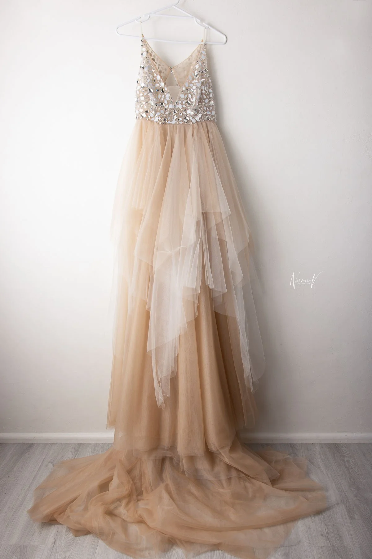 New! Beautiful Jowels& tulle dress. Size 8-12