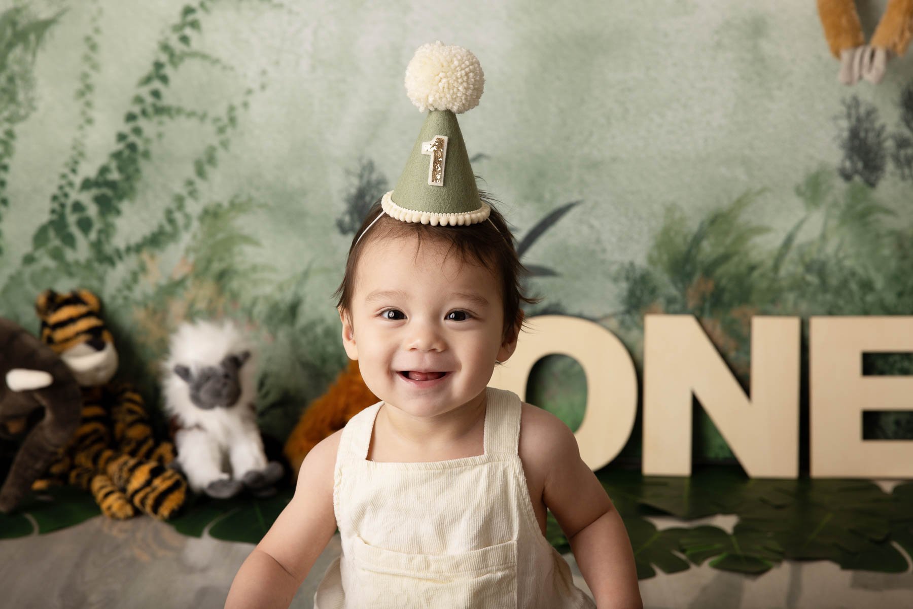 Cake smash photographer Sydney North Shore
Jungle theme