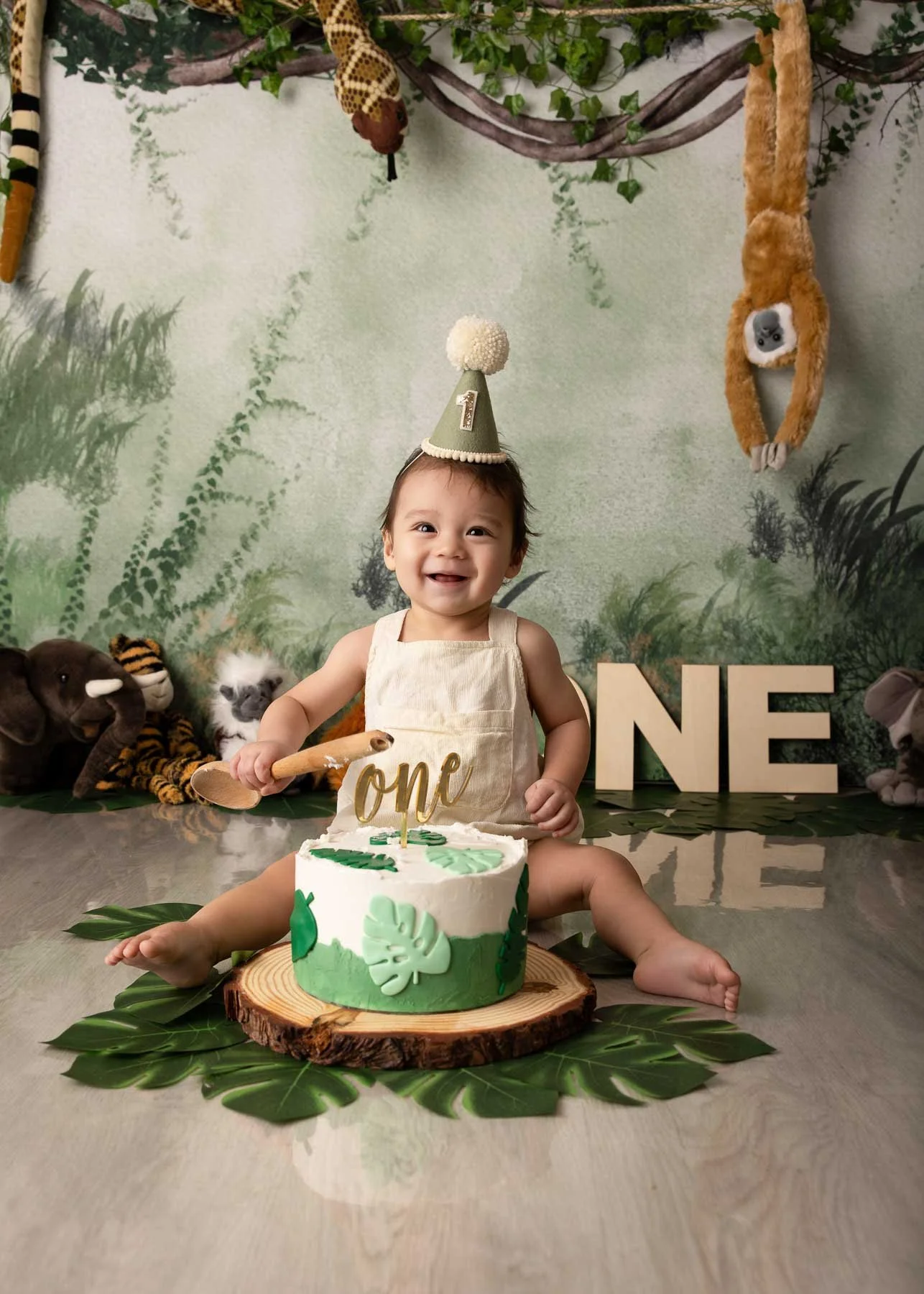 Cake smash photographer Sydney North Shore
Jungle theme